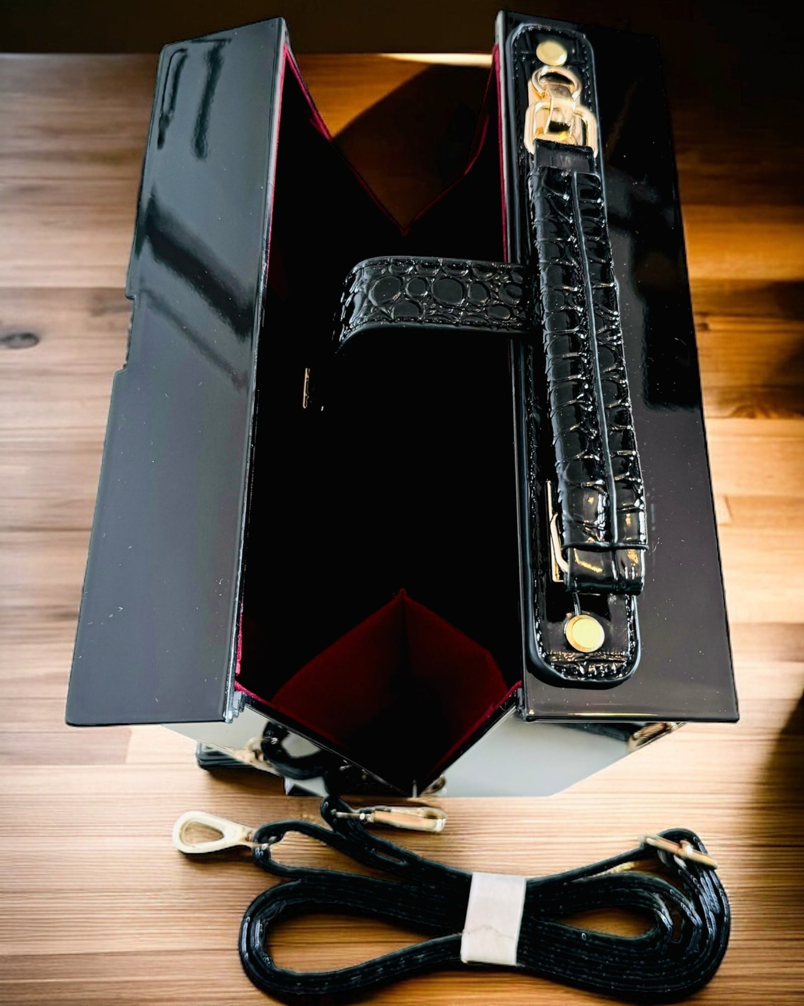 Női Táska „Elegáns Zongora” Fekete és Fehér Színekben