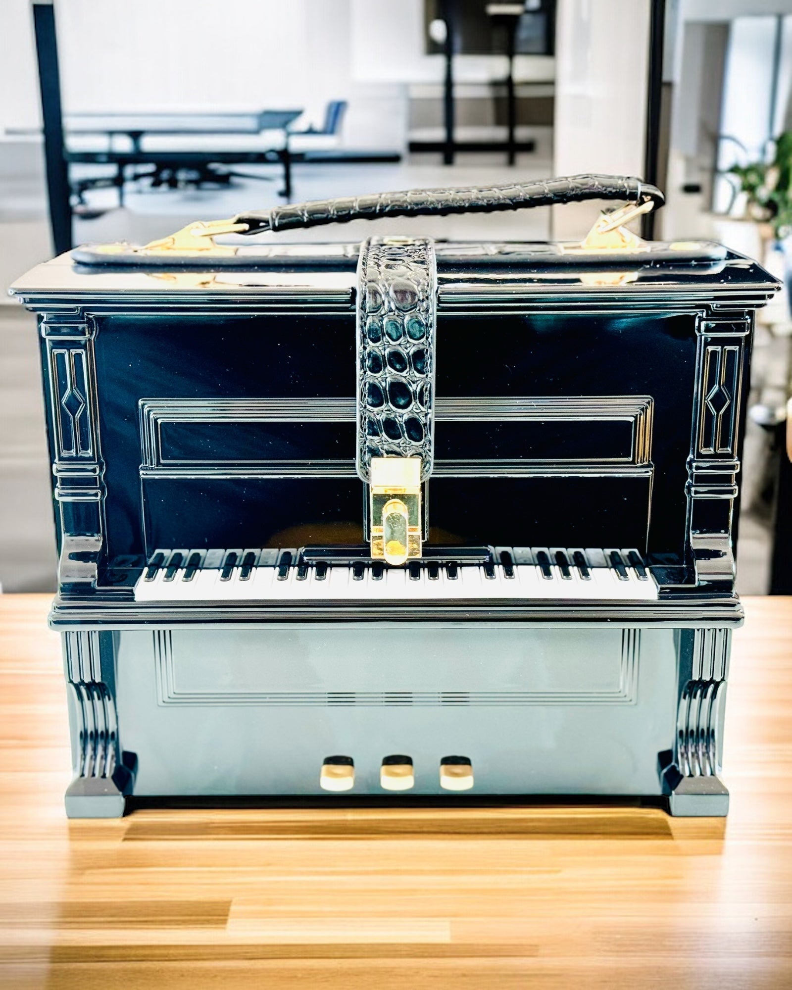 Női Táska „Elegáns Zongora” Fekete és Fehér Színekben