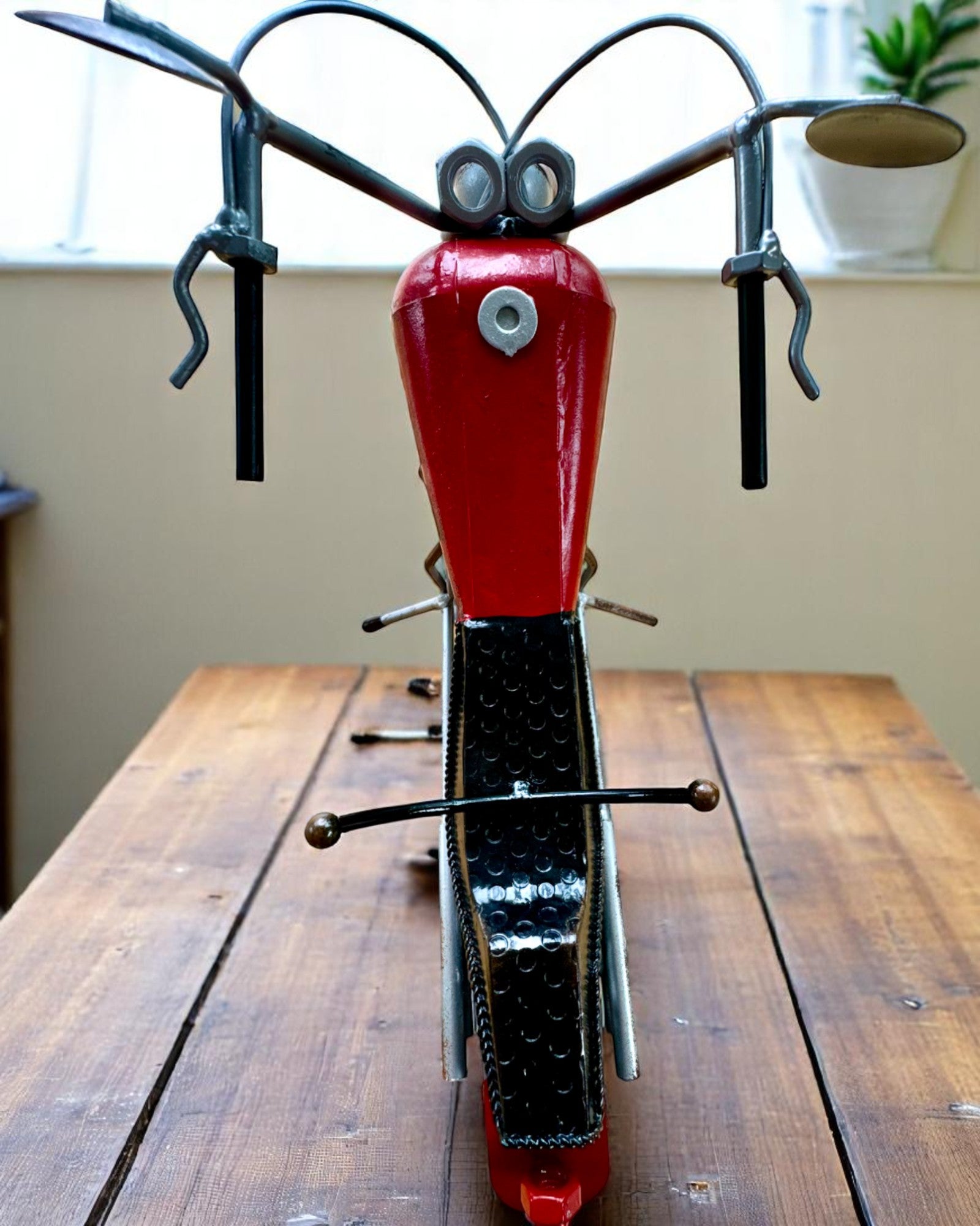 Metalowy Stojak na Wino 40 cm długości, w kształcie motocykla z możliwością grawerowania na prezent