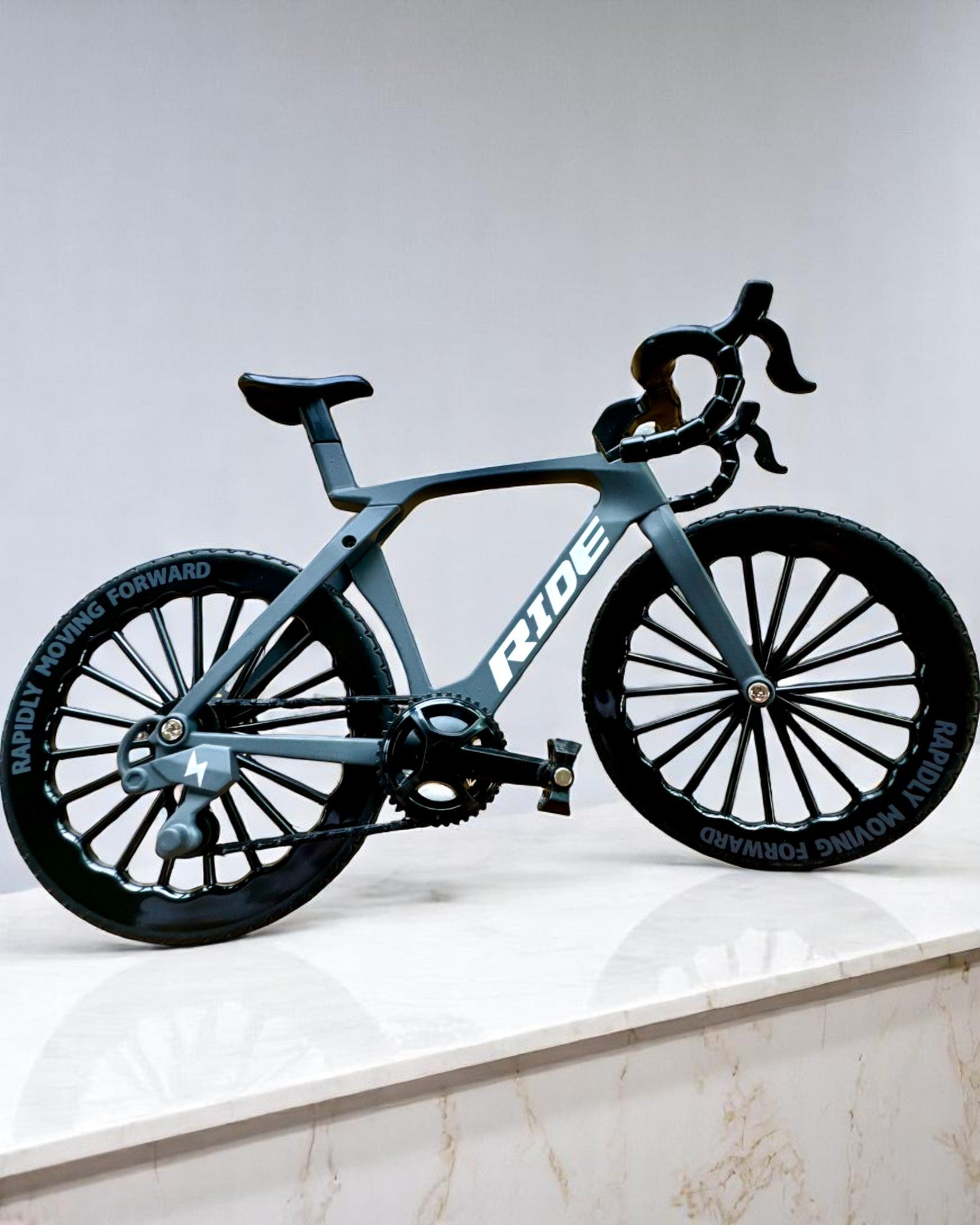 Mini Rower „Speedster” – model kolekcjonerski z opcją grawerowania, 2 warianty do wyboru