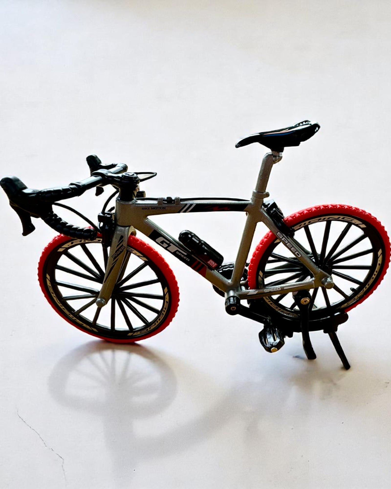 Mini Rower „Speedster” – model kolekcjonerski z opcją grawerowania, 2 warianty do wyboru