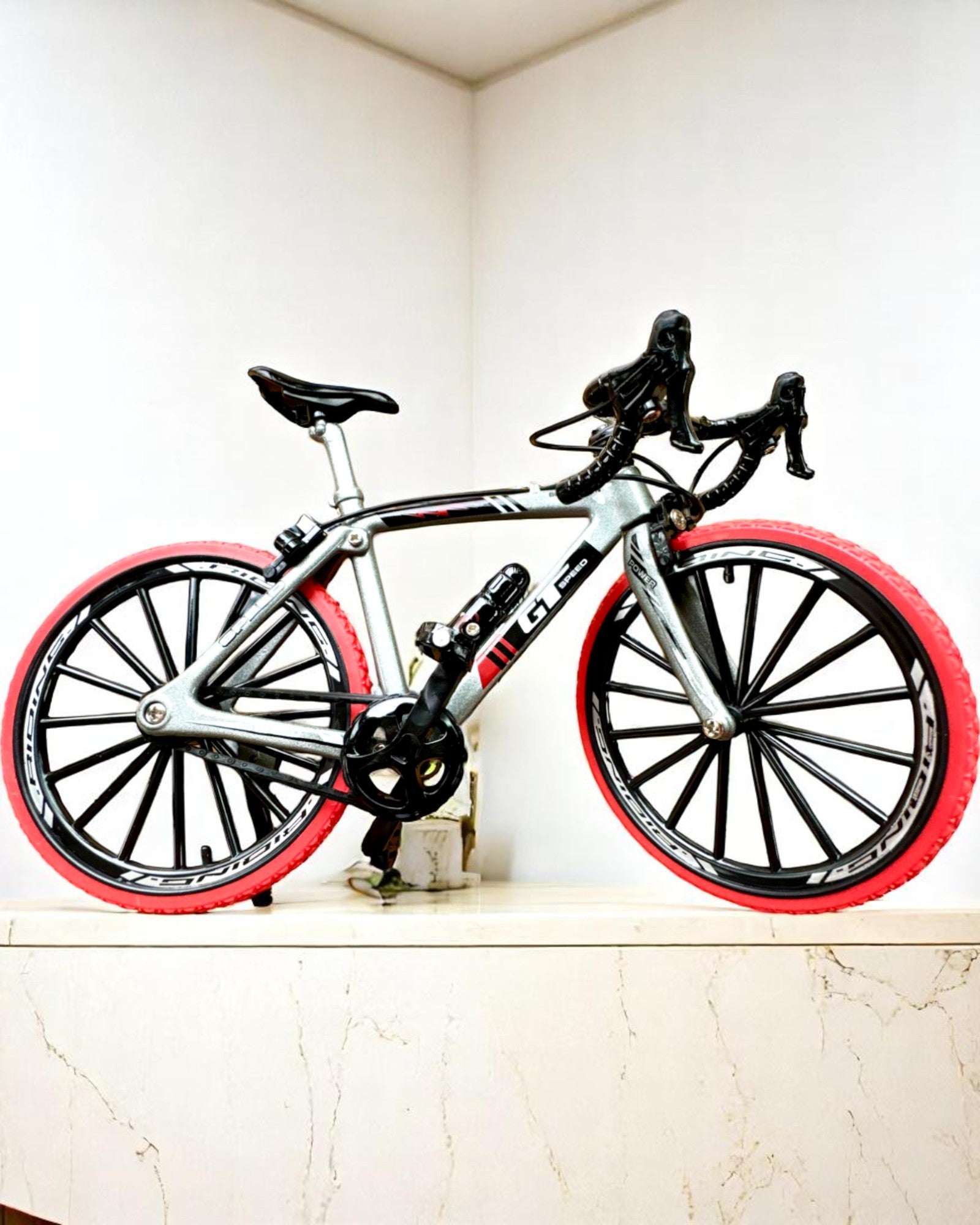 Mini Rower „Speedster” – model kolekcjonerski z opcją grawerowania, 2 warianty do wyboru