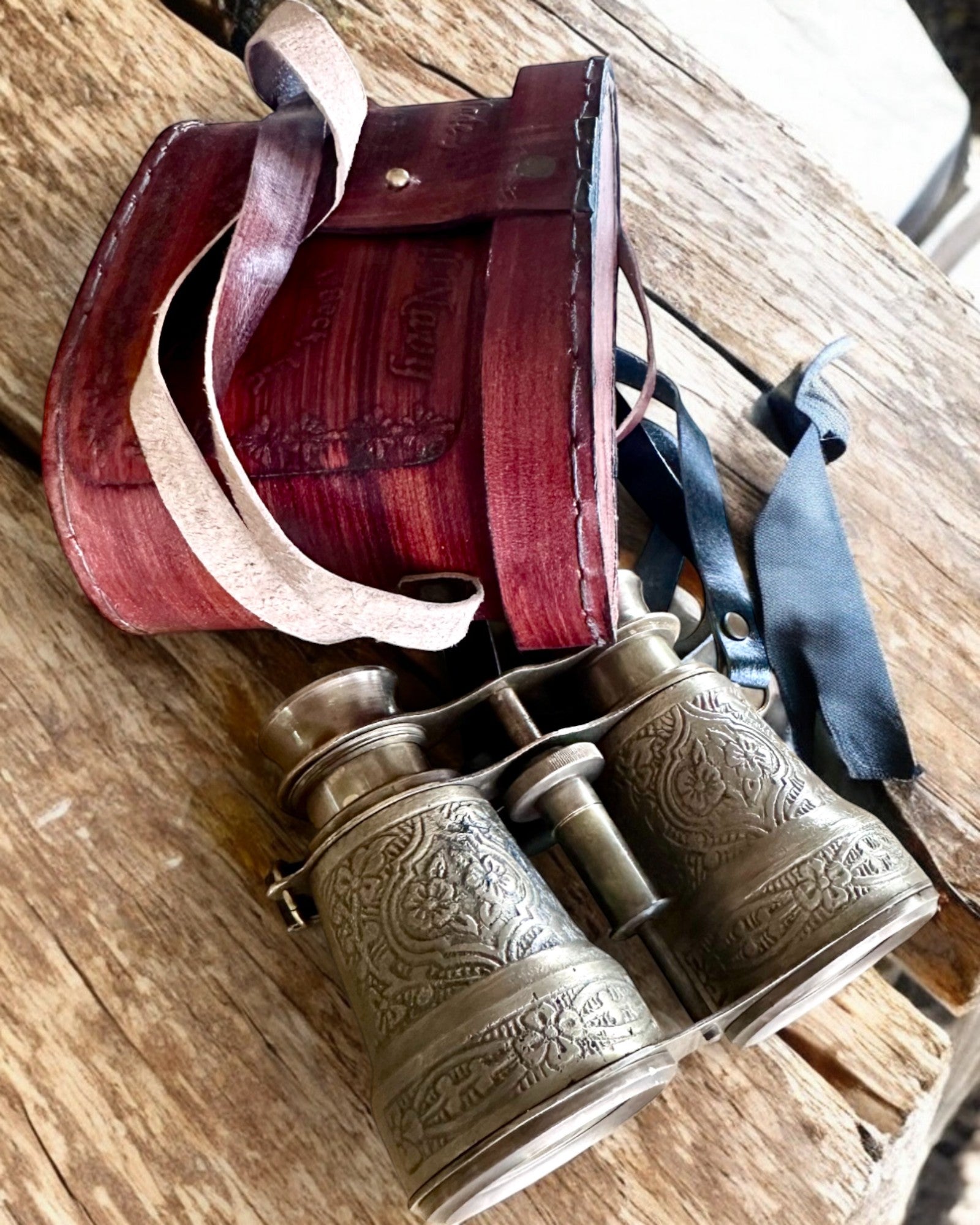 Távcső bőrtokkal Victorian's Eye, 11 cm Sárgaréz, Kézzel díszített, személyre szabás gravírozással ajándékba