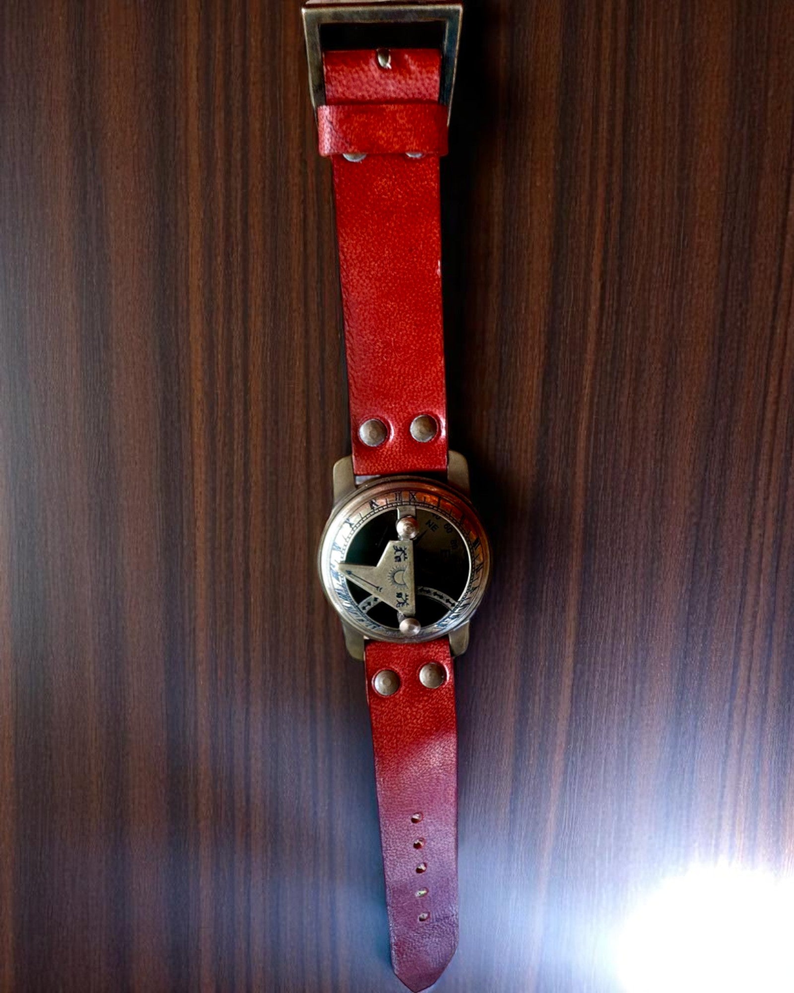 Napóra Iránytűvel - Kézzel Készített, Autentikus Kézművesség, Gravírozási Lehetőség