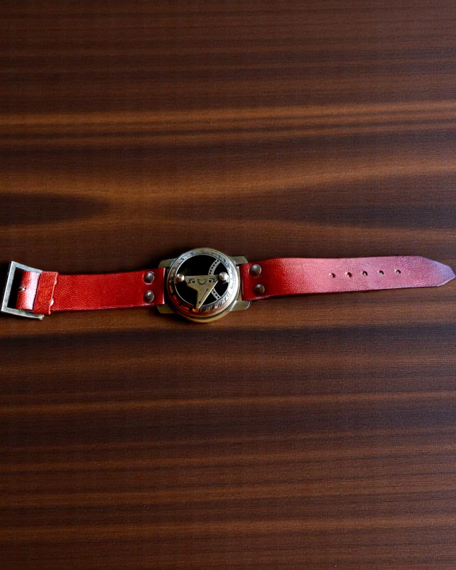 Napóra Iránytűvel - Kézzel Készített, Autentikus Kézművesség, Gravírozási Lehetőség