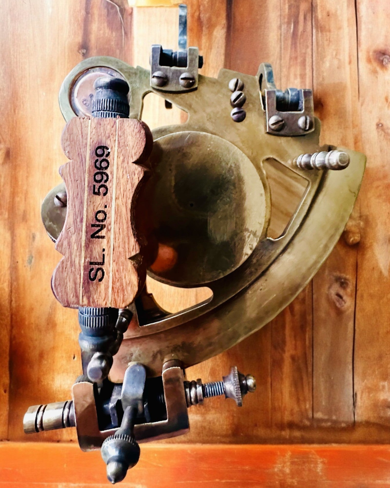 Sekstant Premium antik iránytűvel - személyre szabható gravírozással