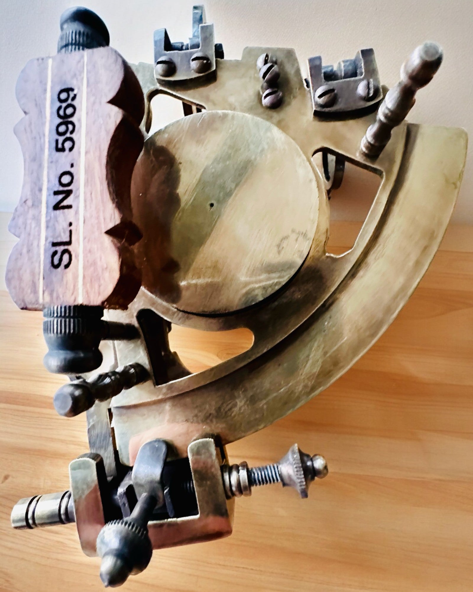 Sekstant Premium antik iránytűvel - személyre szabható gravírozással