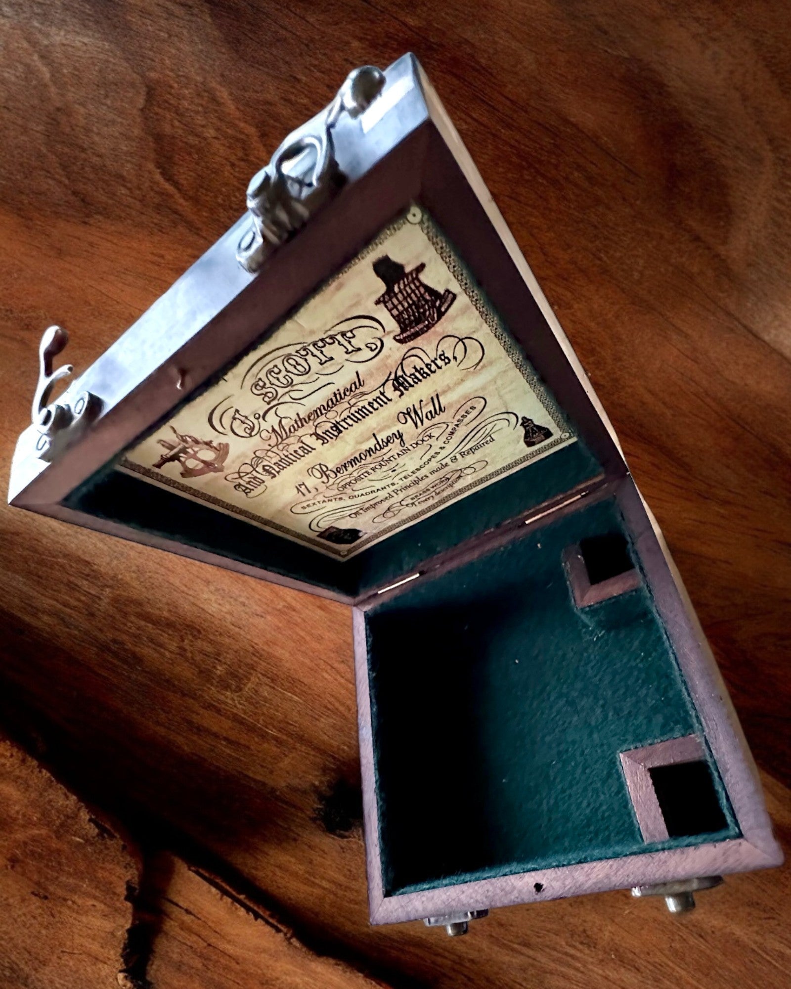 Duże Drewniane Pudełko na Sekstant lub kompas premium "Mariner's Legacy" z Możliwością Grawerowania