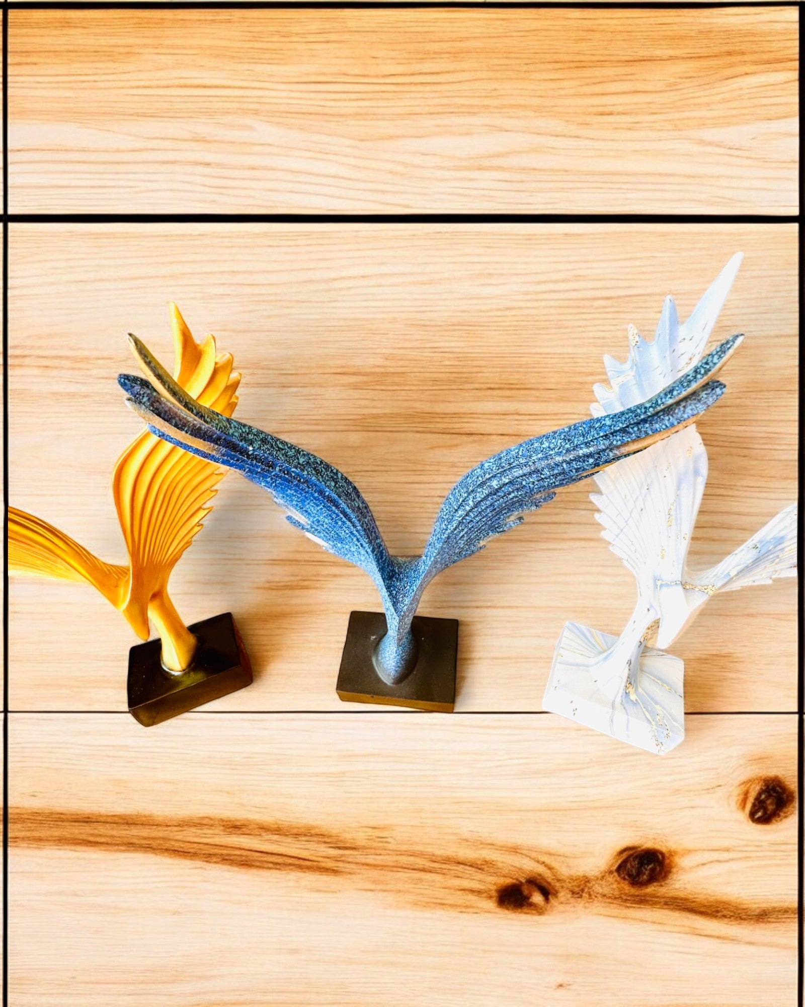 Elegáns Angyalszárny Szobor 33 cm magas – "Szárnyas Őrzők", személyre szabható gravírozással ajándékba, személyre szabás, 3 színváltozat