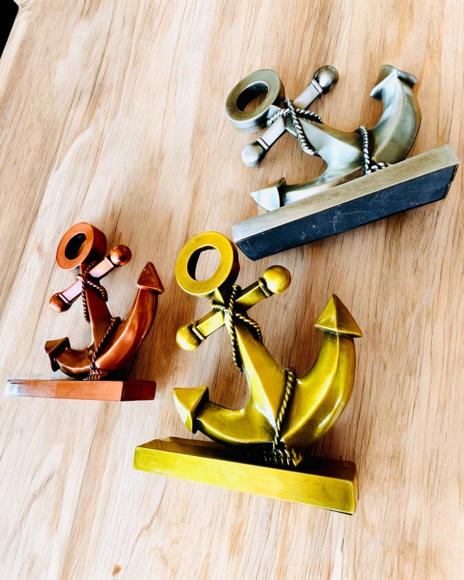 Dekoratív alumínium horgony - Elegáns dekoráció gravírozási lehetőséggel - 3 színváltozat