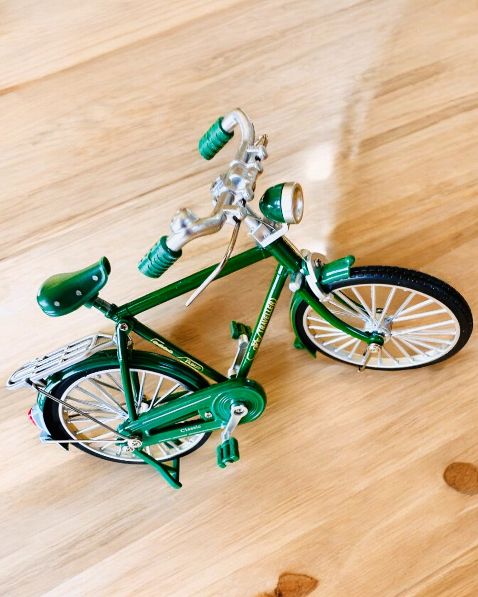 "Retro Classic" kerékpár modell - Miniatűr gravírozással, ideális ajándéknak