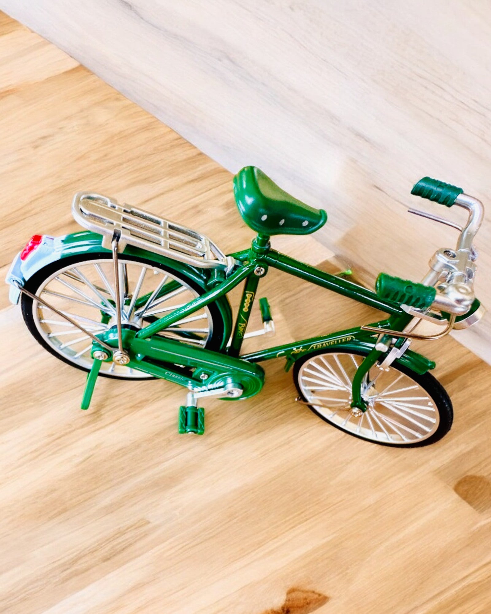 "Retro Classic" kerékpár modell - Miniatűr gravírozással, ideális ajándéknak