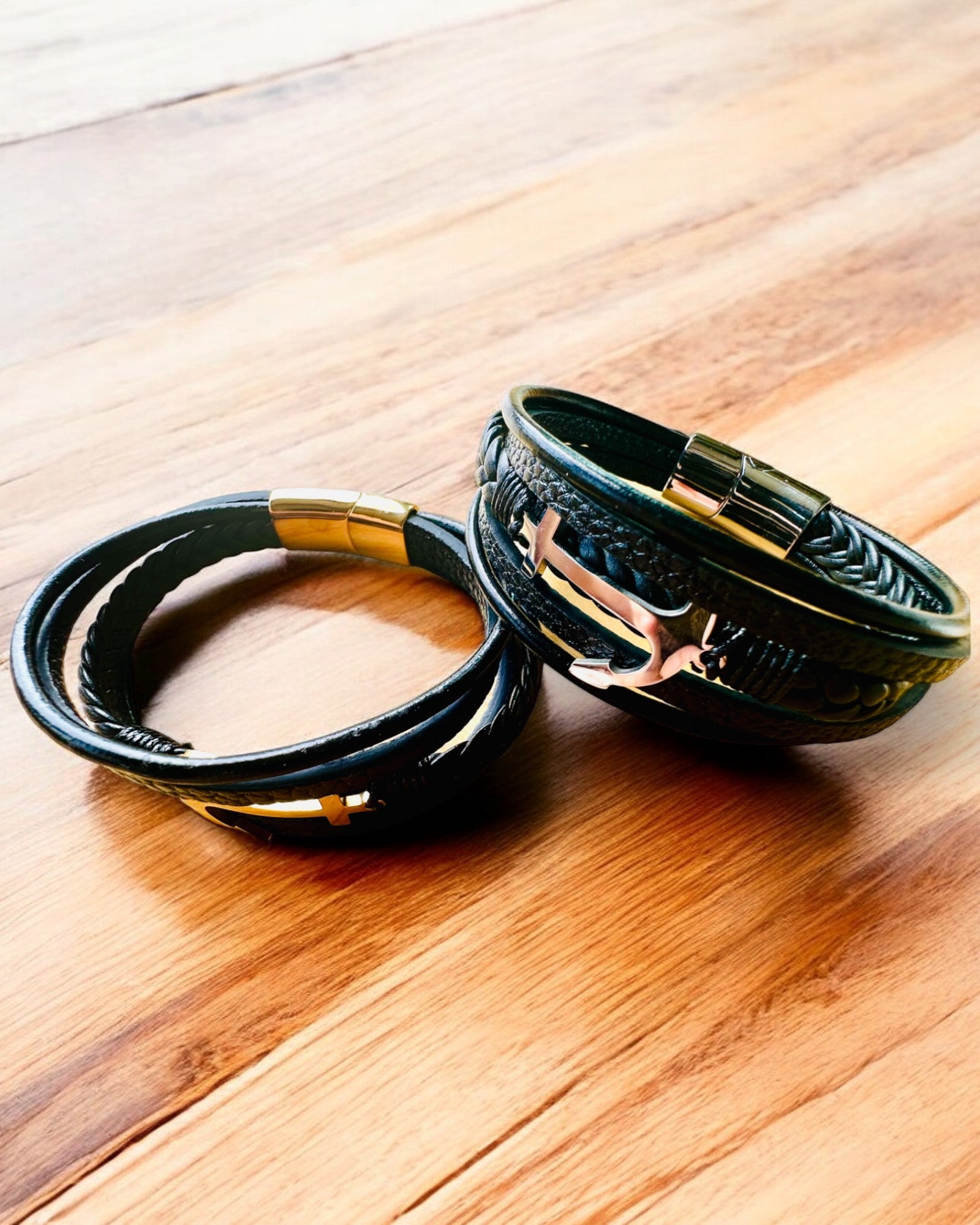 Férfi karkötő Elegancia Horgonya gravírozási lehetőséggel ajándékba