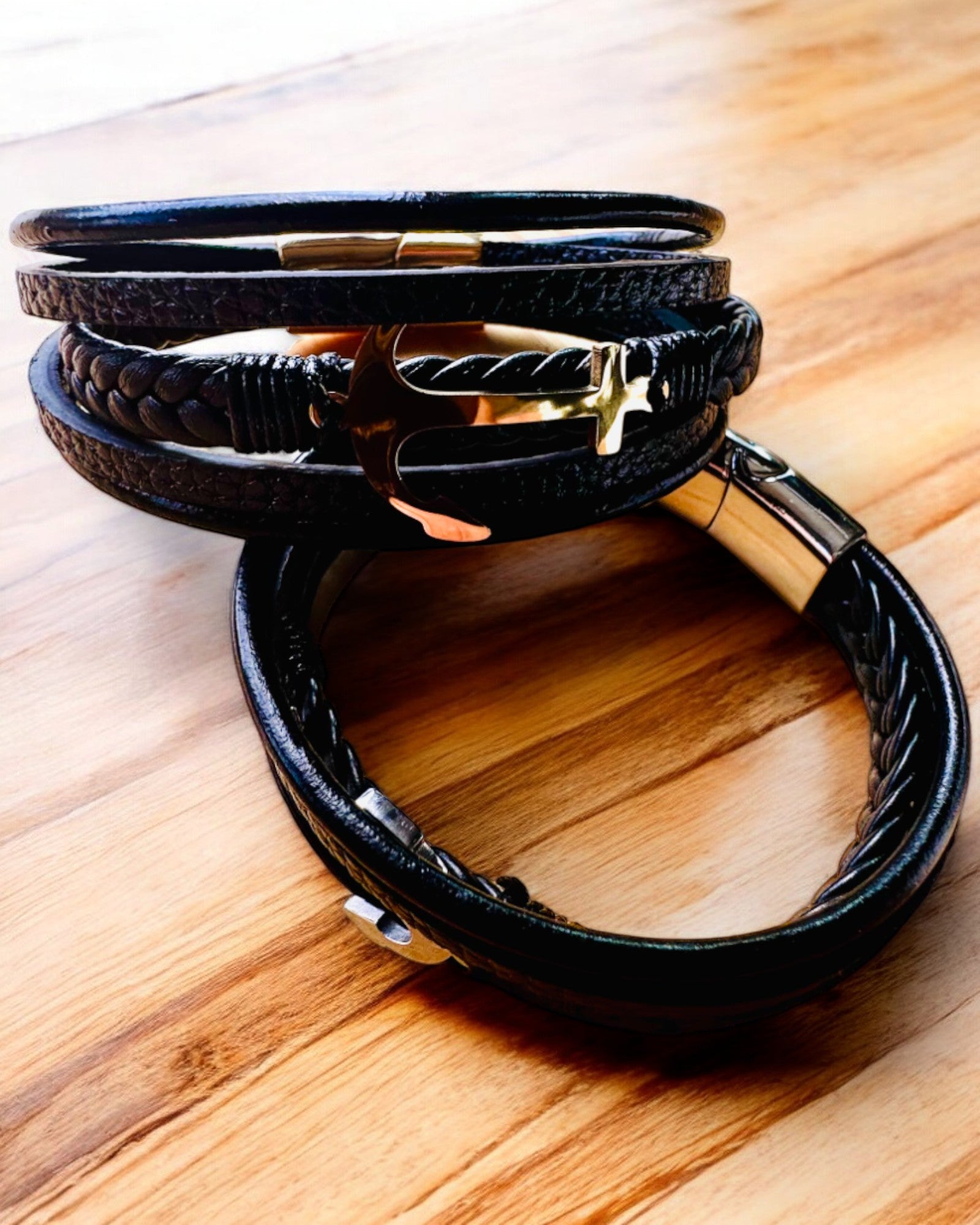 Férfi karkötő Elegancia Horgonya gravírozási lehetőséggel ajándékba