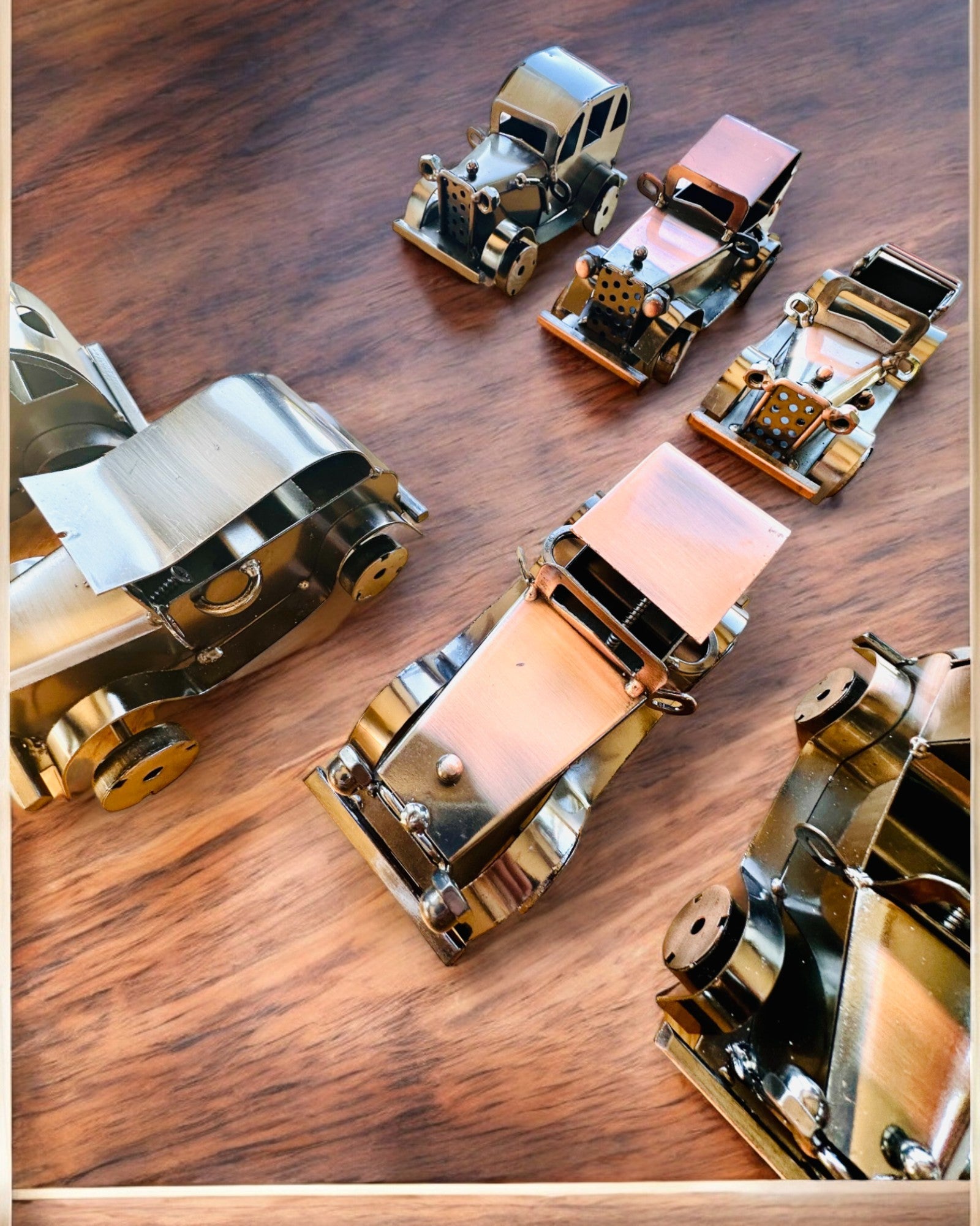 Retro klasszikus autó, vasból készült - "Vintage Drive" kollekció, autómodell, személyre szabható gravírozással ajándékba