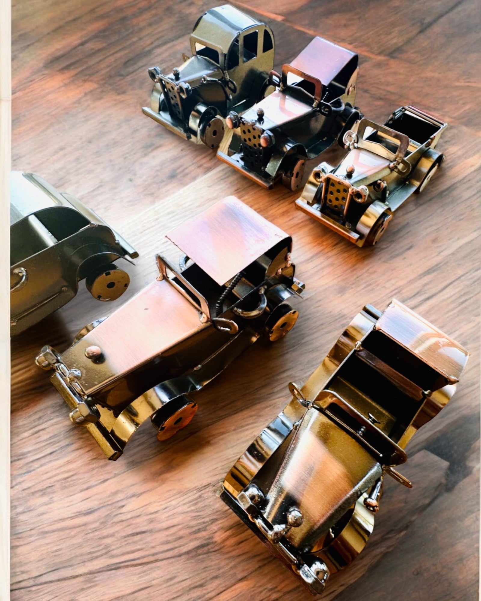 Retro klasszikus autó, vasból készült - "Vintage Drive" kollekció, autómodell, személyre szabható gravírozással ajándékba