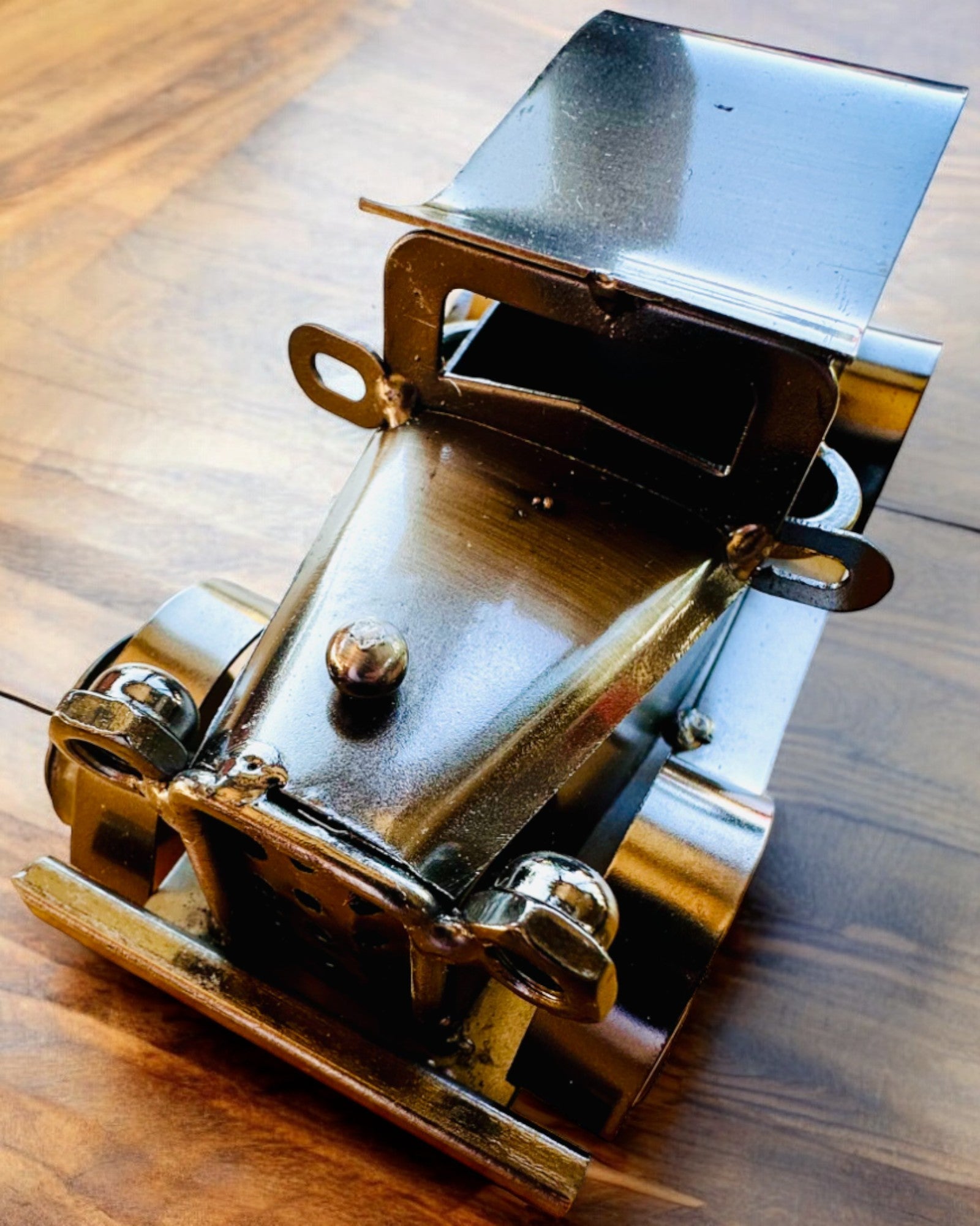 Retro klasszikus autó, vasból készült - "Vintage Drive" kollekció, autómodell, személyre szabható gravírozással ajándékba