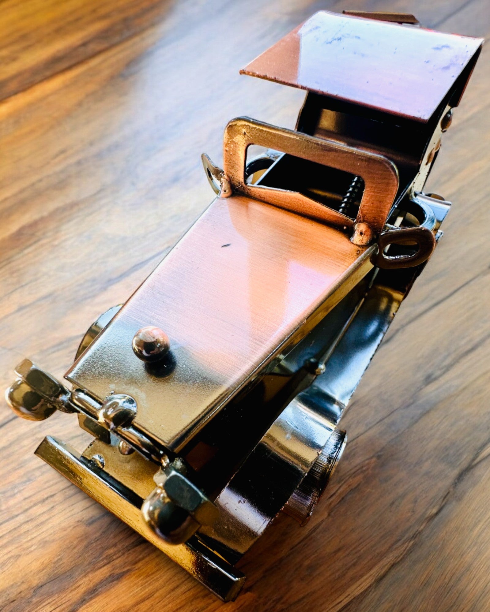 Retro klasszikus autó, vasból készült - "Vintage Drive" kollekció, autómodell, személyre szabható gravírozással ajándékba