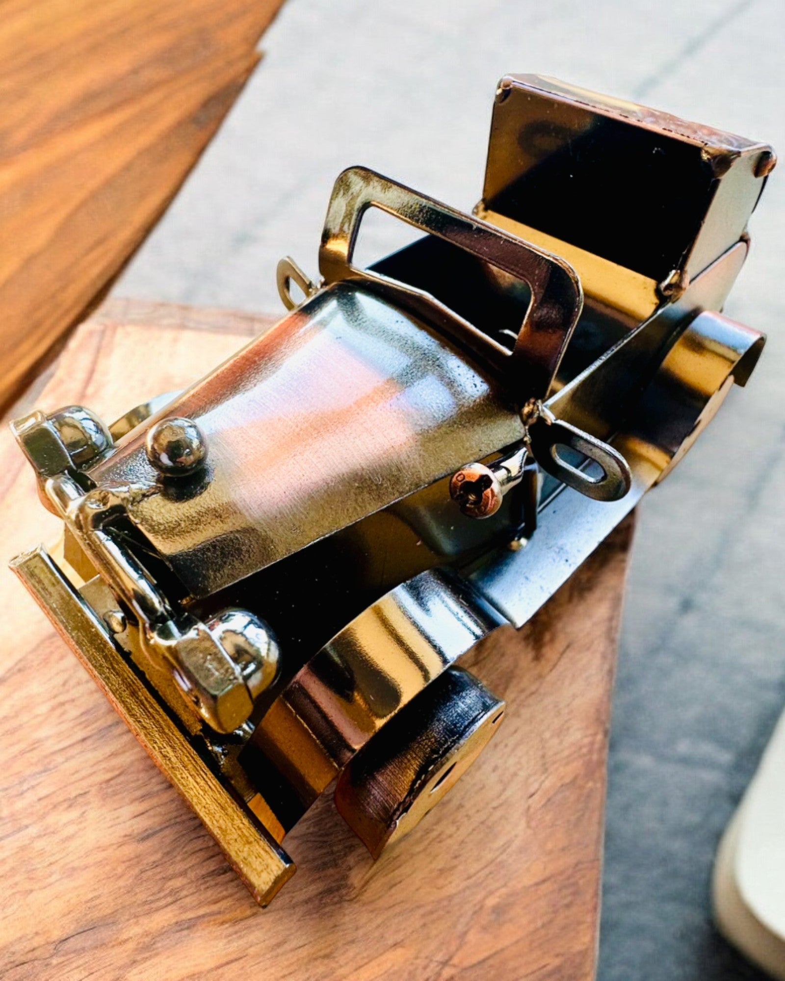 Retro klasszikus autó, vasból készült - "Vintage Drive" kollekció, autómodell, személyre szabható gravírozással ajándékba