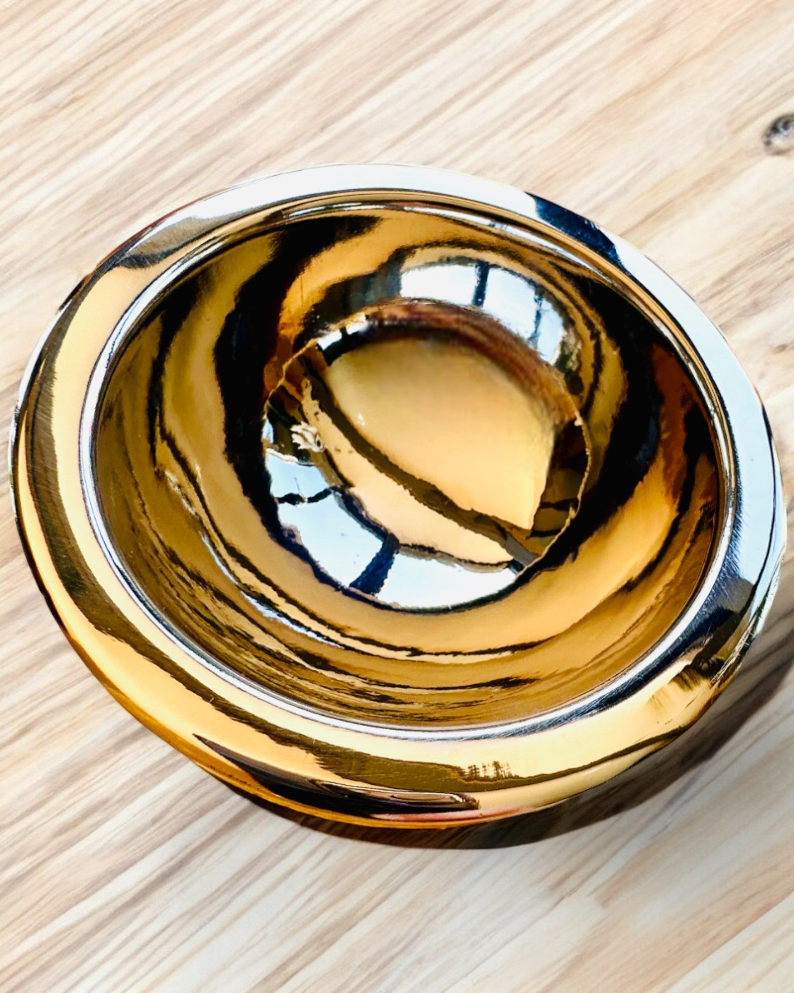 Dekoratív tál Szarvas Trófea – Kézműves Indiából, személyre szabás gravírozással