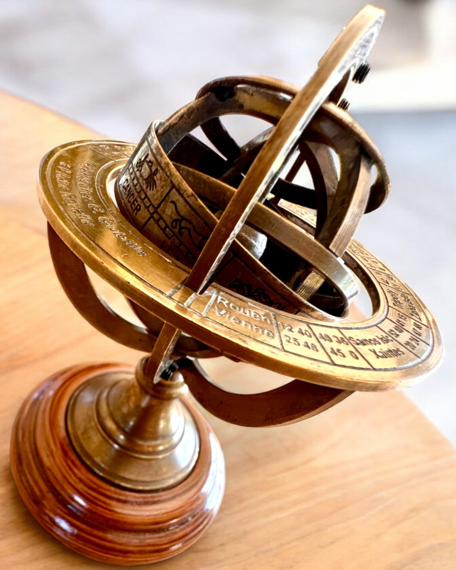 Astrolabium Artis 2 - 30 cm magasságú, kézzel készített gravírozási lehetőséggel, irodai dekoráció, prémium