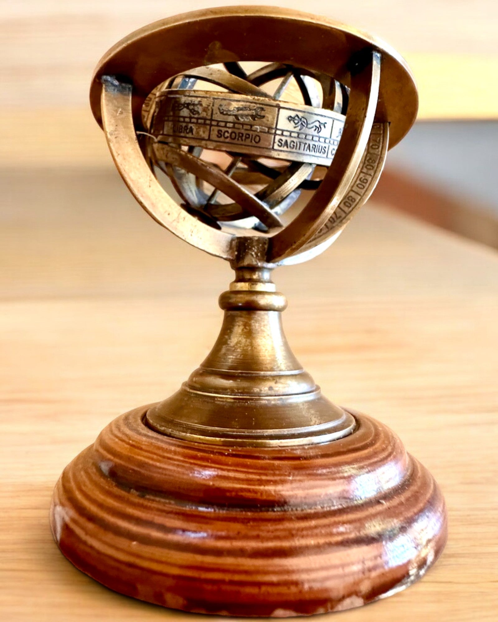 Astrolabium Artis 2 - 30 cm magasságú, kézzel készített gravírozási lehetőséggel, irodai dekoráció, prémium