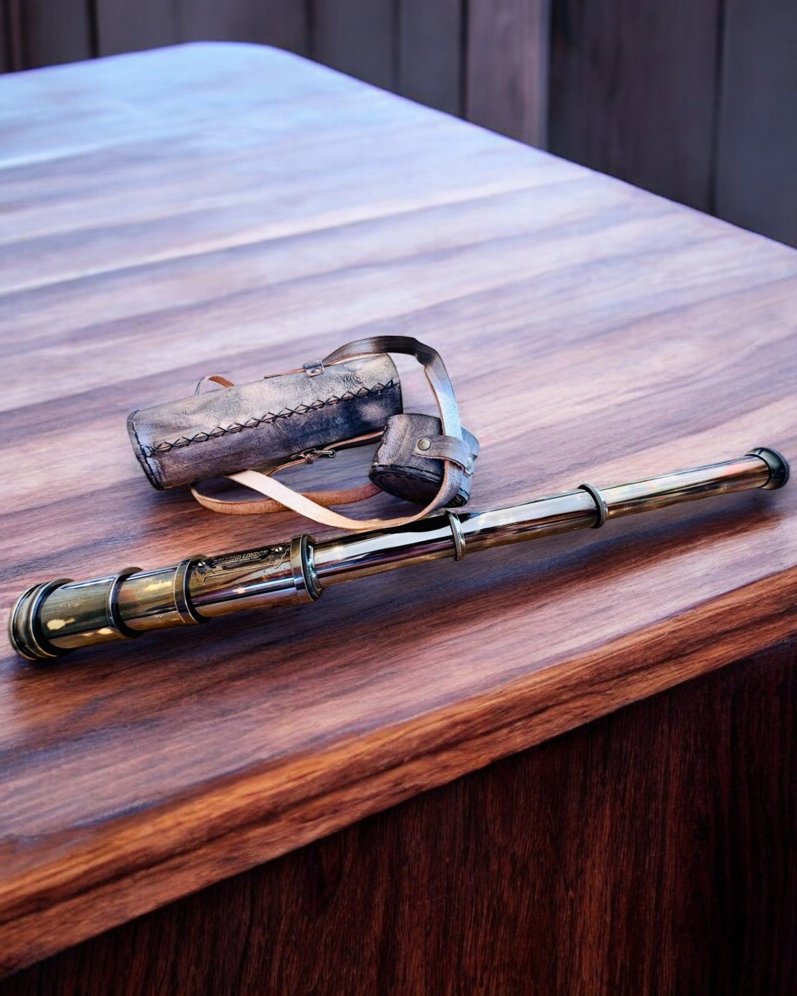 "Voyager" Prémium Távcső Gravírozott Távcsővel és Valódi Bőr Tokkal, személyre szabható gravírozással ajándékba