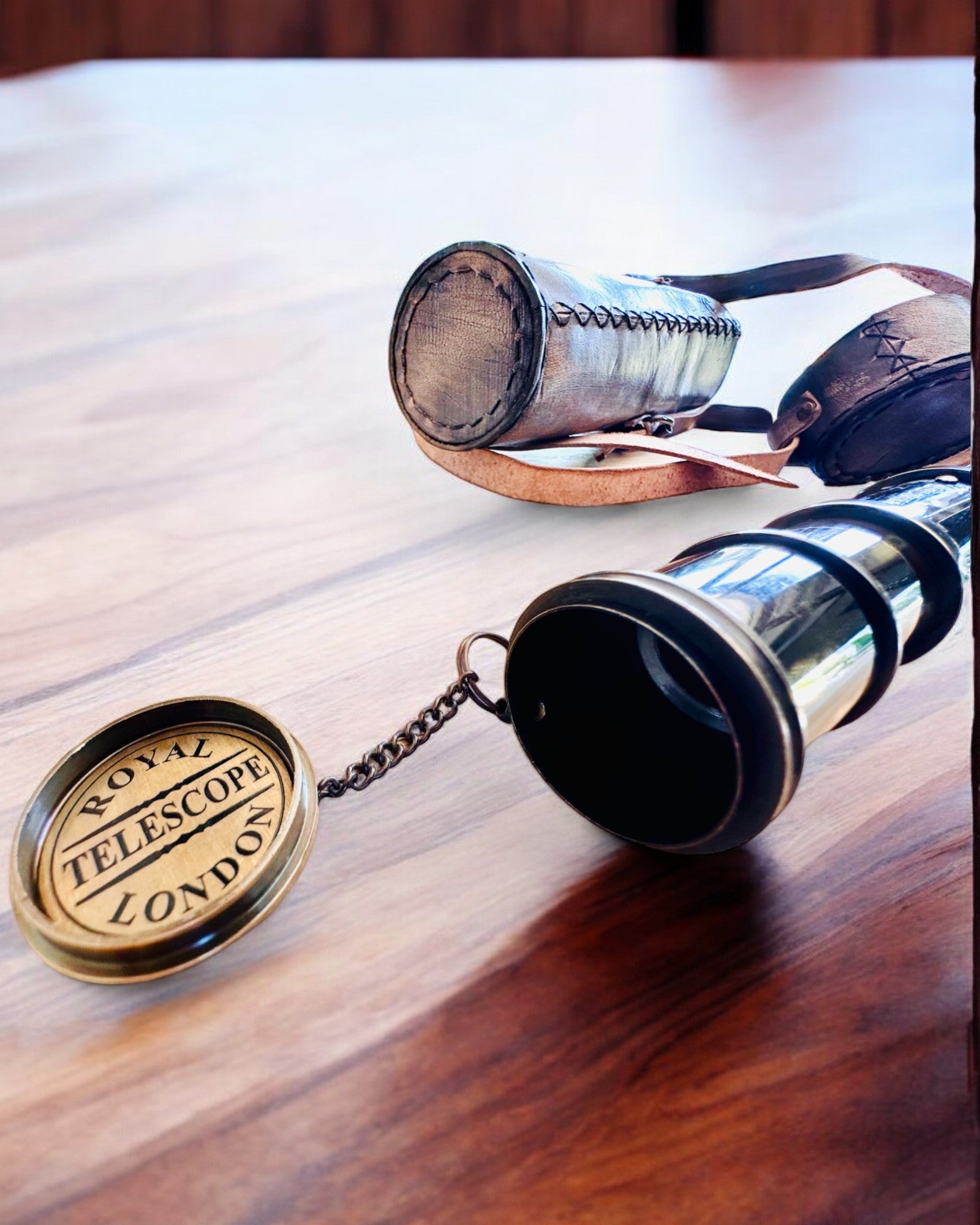 "Voyager" Prémium Távcső Gravírozott Távcsővel és Valódi Bőr Tokkal, személyre szabható gravírozással ajándékba