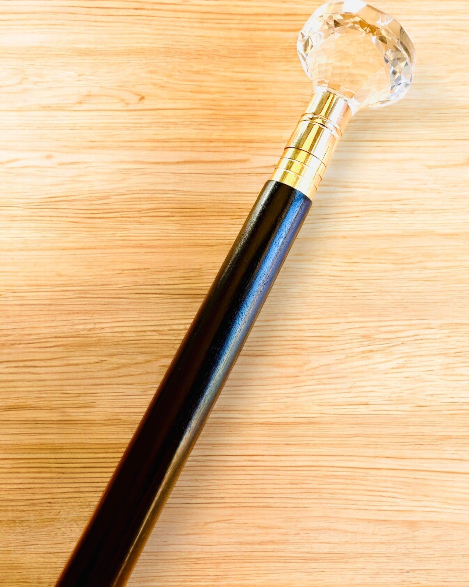 Sétabot "Fehér Gyémánt" - Kézzel készített fa, gravírozási lehetőséggel