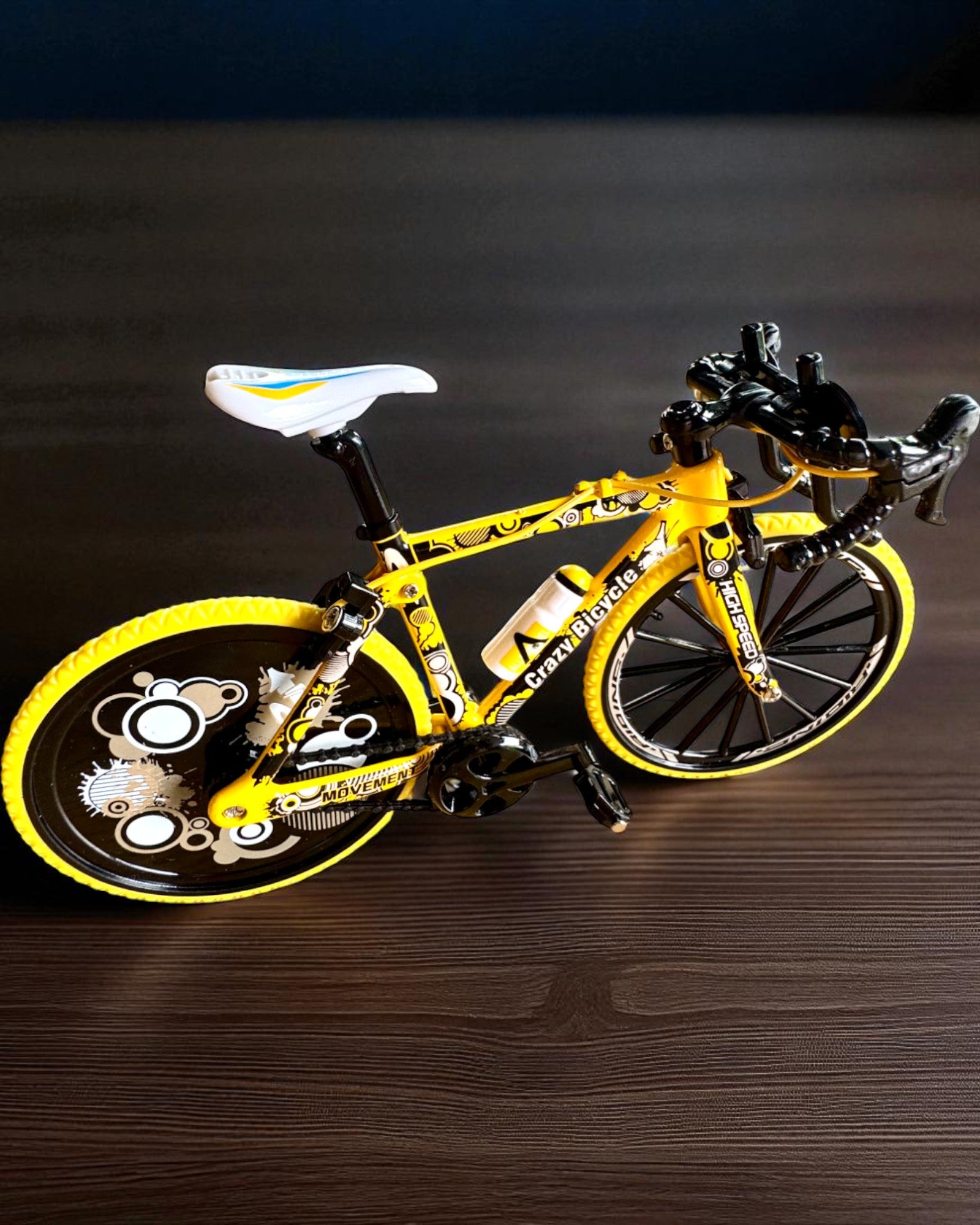 Miniatűr fém modell kerékpár gyűjtőknek "Speed Rider 1.2" – személyre szabás gravírozással ajándékba, 2 színváltozatban