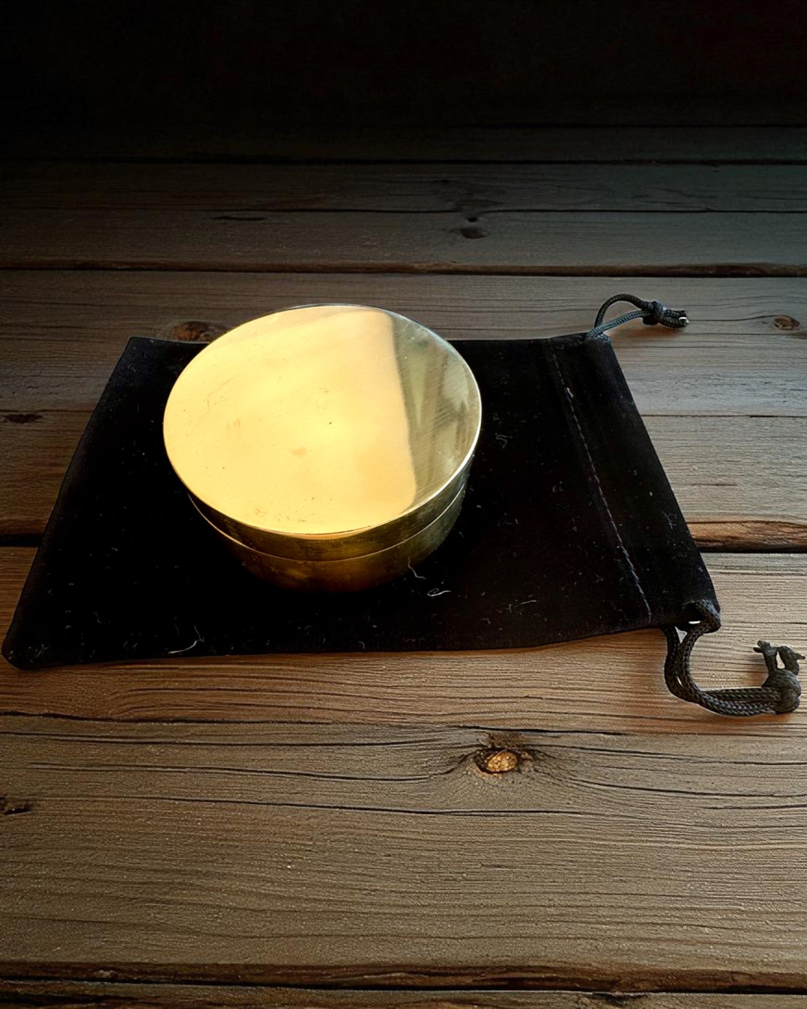 Napkompas Voyager 7cm – sárgaréz napóra kompasszal, személyre szabható gravírozással ajándékba