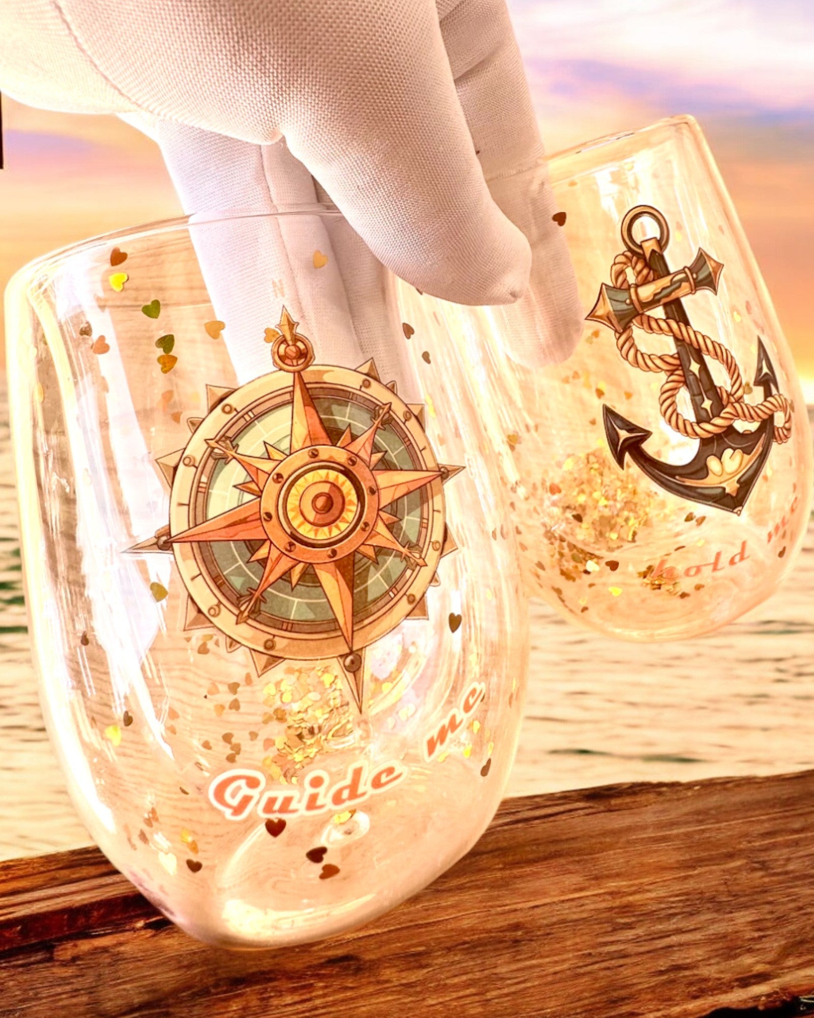 "Nautical Dreams" dupla falú poharak arany pelyhekkel - 2 darabos készlet, 300 ml űrtartalom, gravírozással személyre szabható