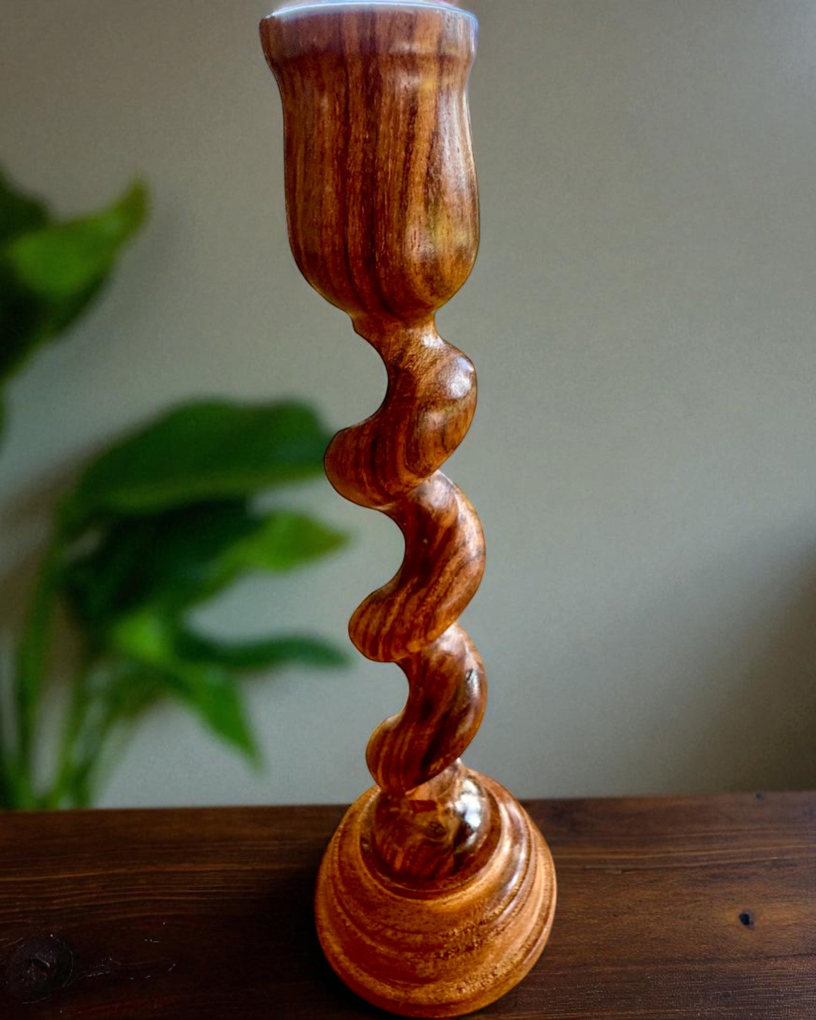 „Spirális Fény” 3 darabos gyertyatartó készlet, 25 cm magas, személyre szabható gravírozással ajándékba