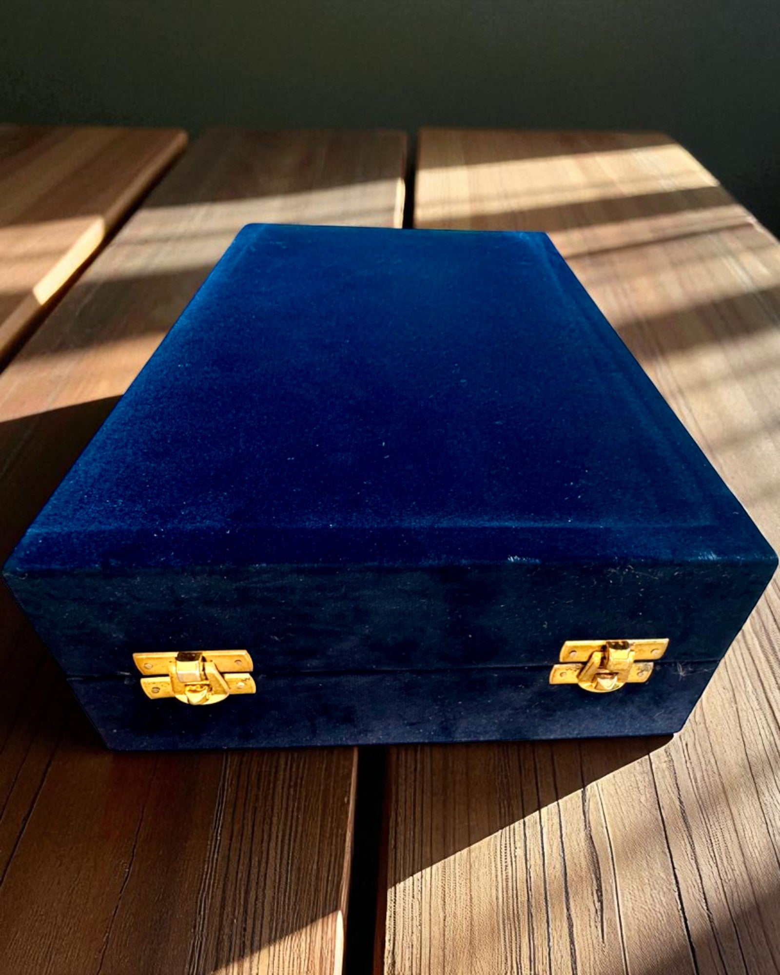 Réz Mandala Készlet – 1L Palack + 2 Pohár Tokban, személyre szabható gravírozással ajándékba