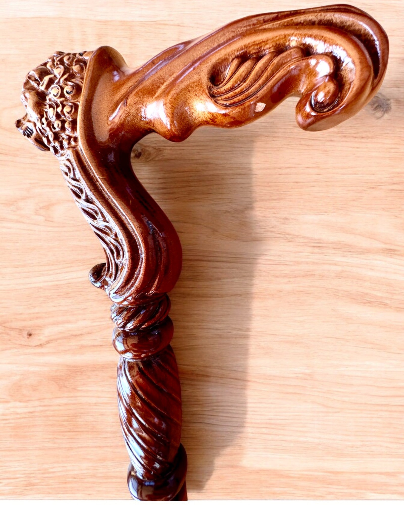 Fa "Król Dżungli" sétabot, gravírozással személyre szabható