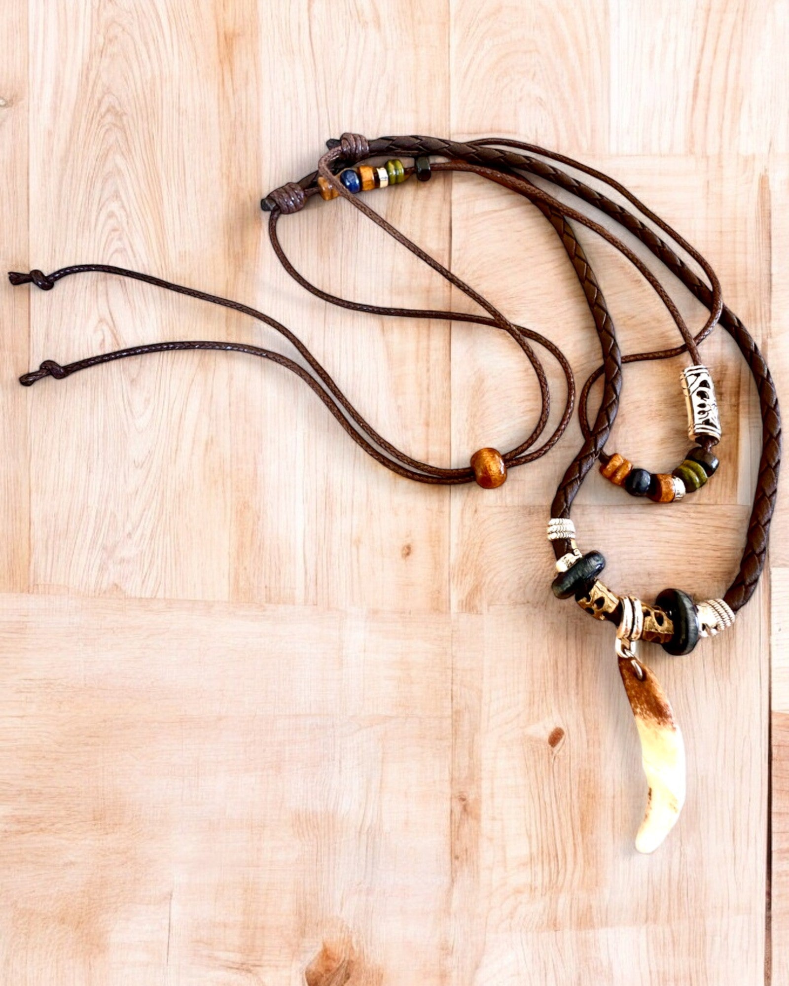 Wilczy Ząb - Erő Nyaklánc - személyre szabható gravírozással ajándékba