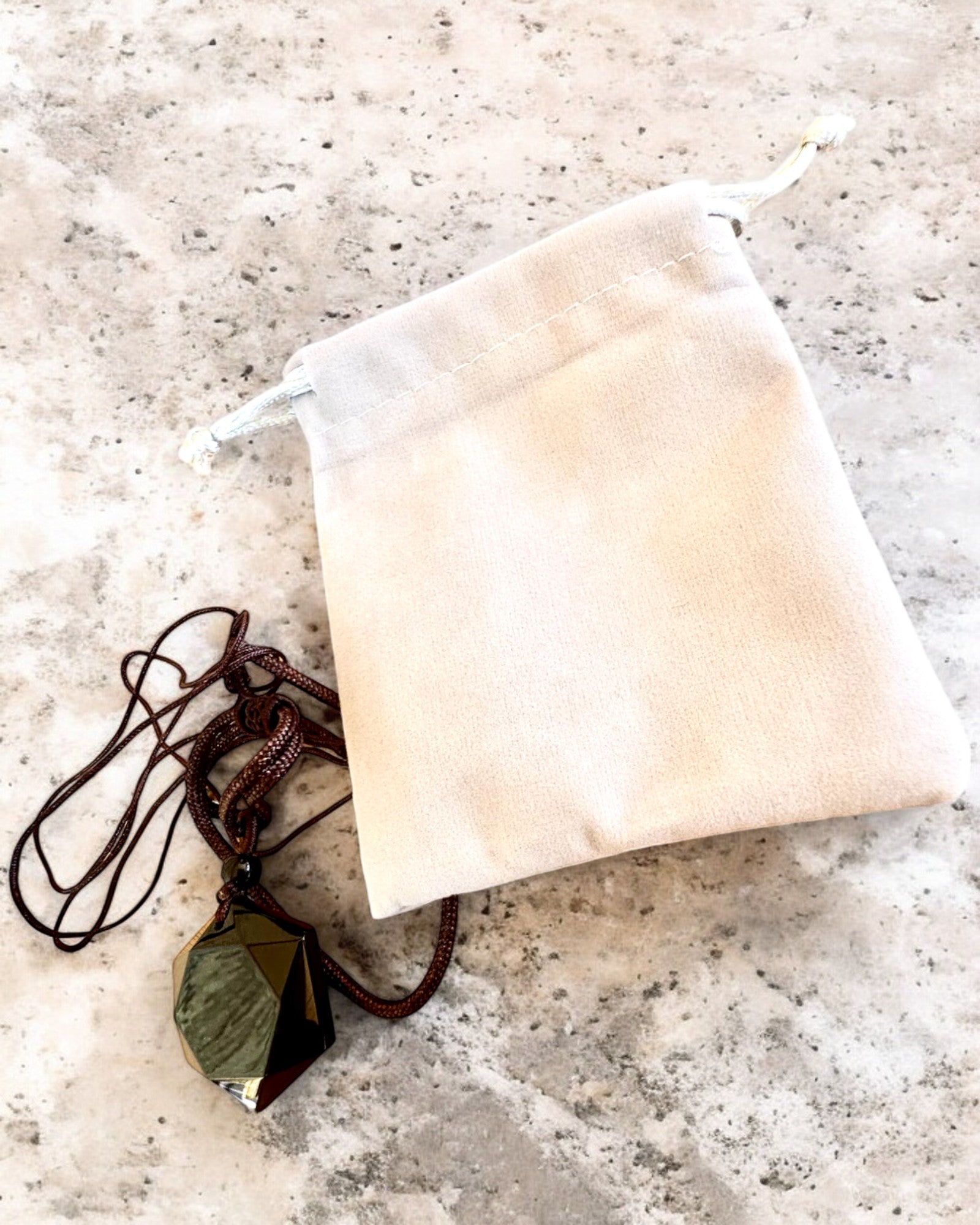 Fekete obszidián "Dávid-csillag" amulett, személyre szabható gravírozással ajándékba