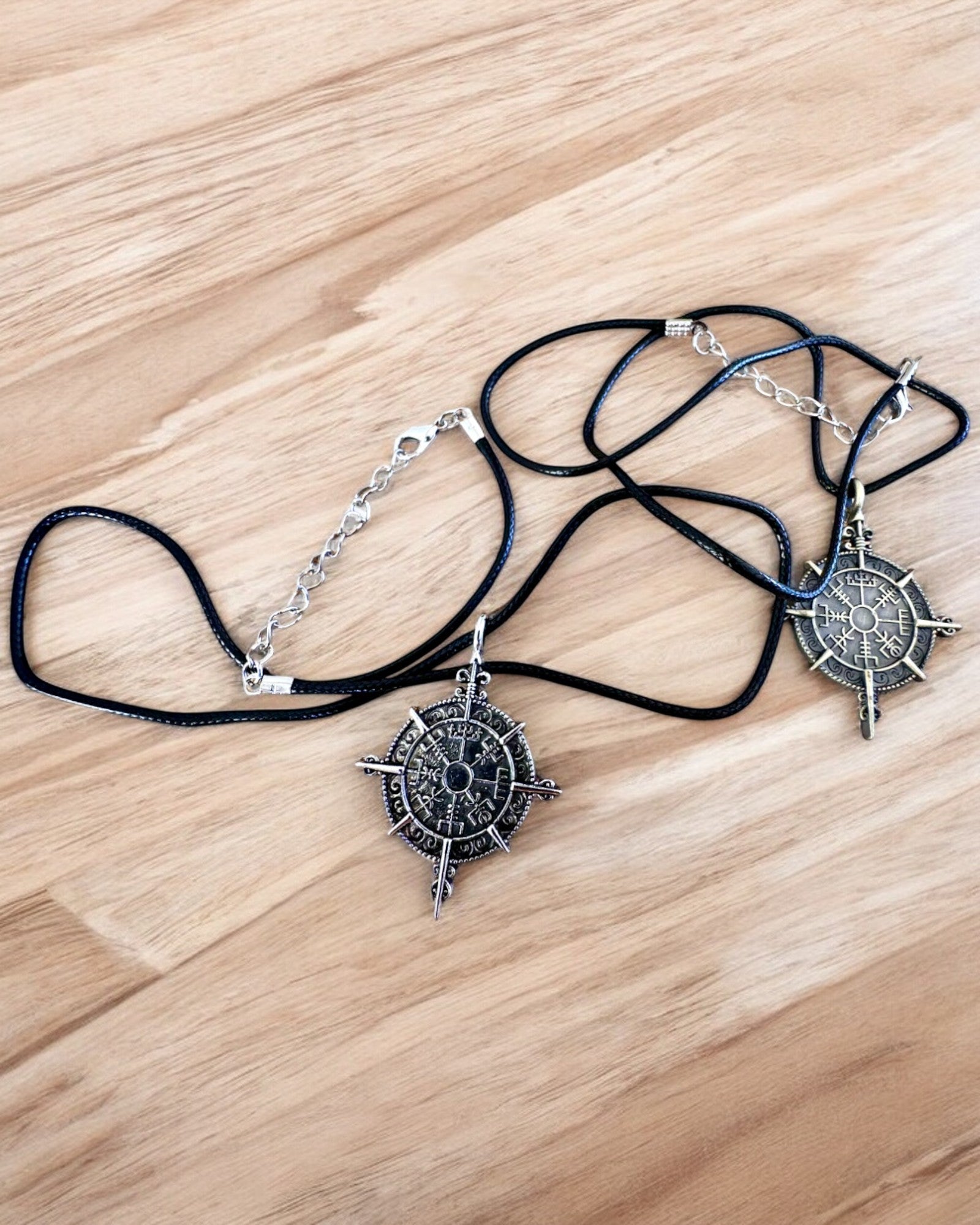 Amulet Wojownik Północy - Kompas Wikinga, możliwość personalizacji grawerem na prezent, 2 warianty do wyboru