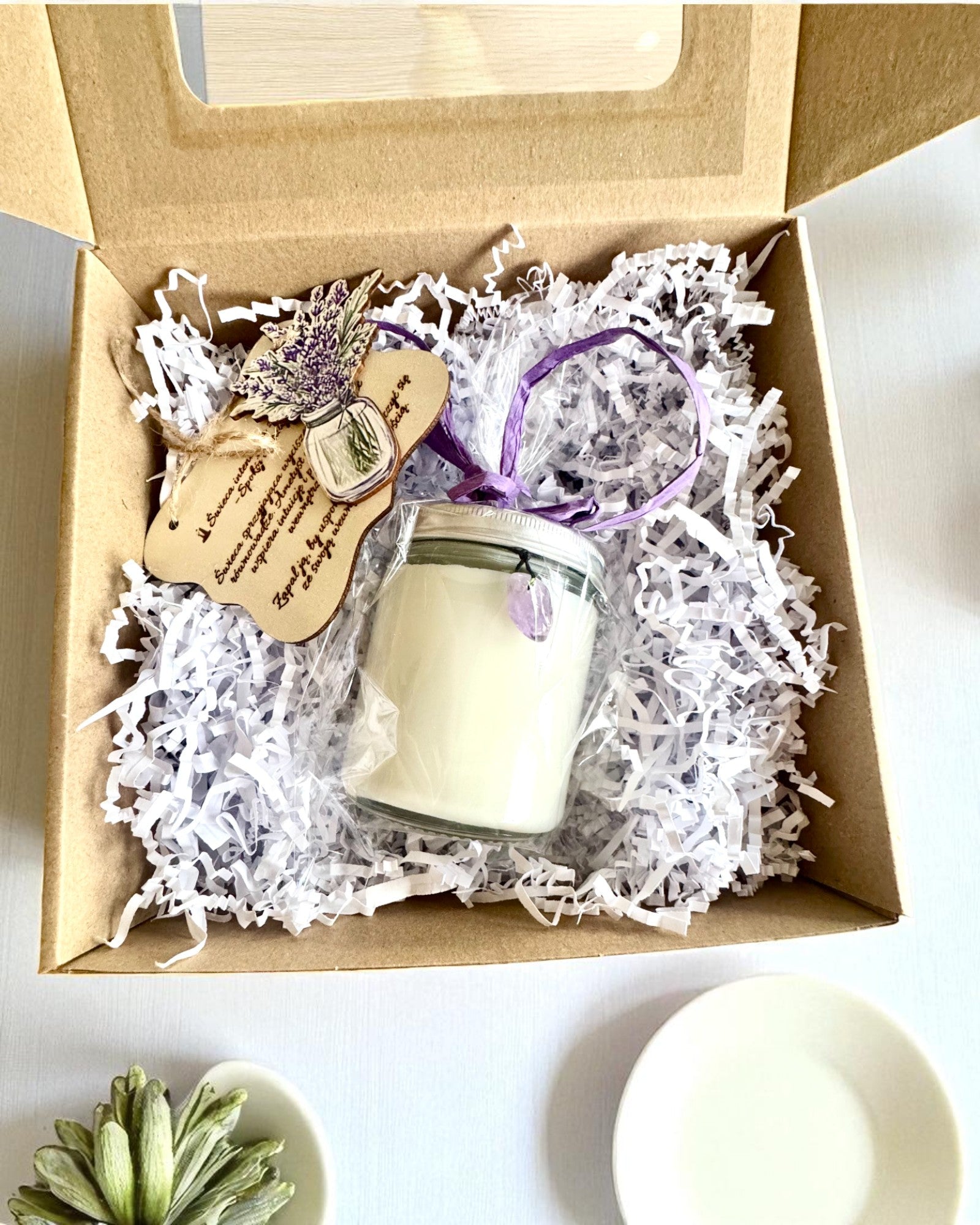Intenciós szójagyertya ametiszttel – nyugalom, harmónia és tisztulás, 250 ml, személyre szabható ajándéknak