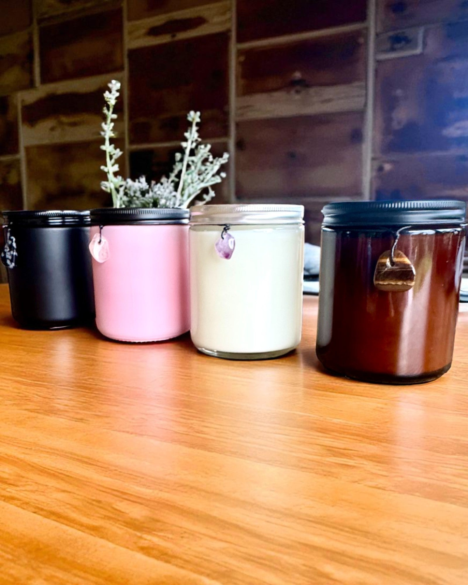 Intenciós szójagyertya ametiszttel – nyugalom, harmónia és tisztulás, 250 ml, személyre szabható ajándéknak