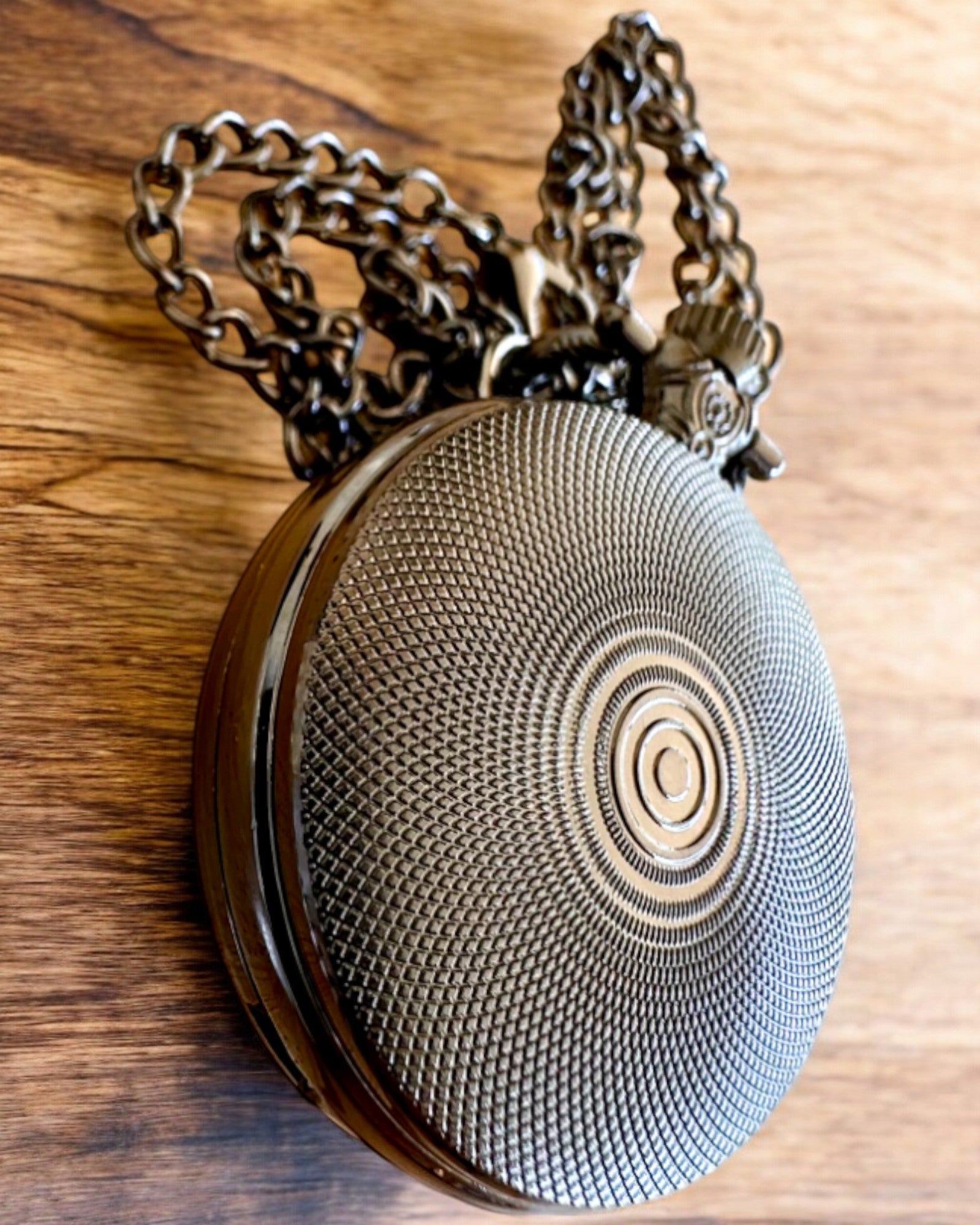 Zsebóra "Rózsa a Sötétségben" - rozsdamentes acél, gravírozási lehetőséggel ajándékba