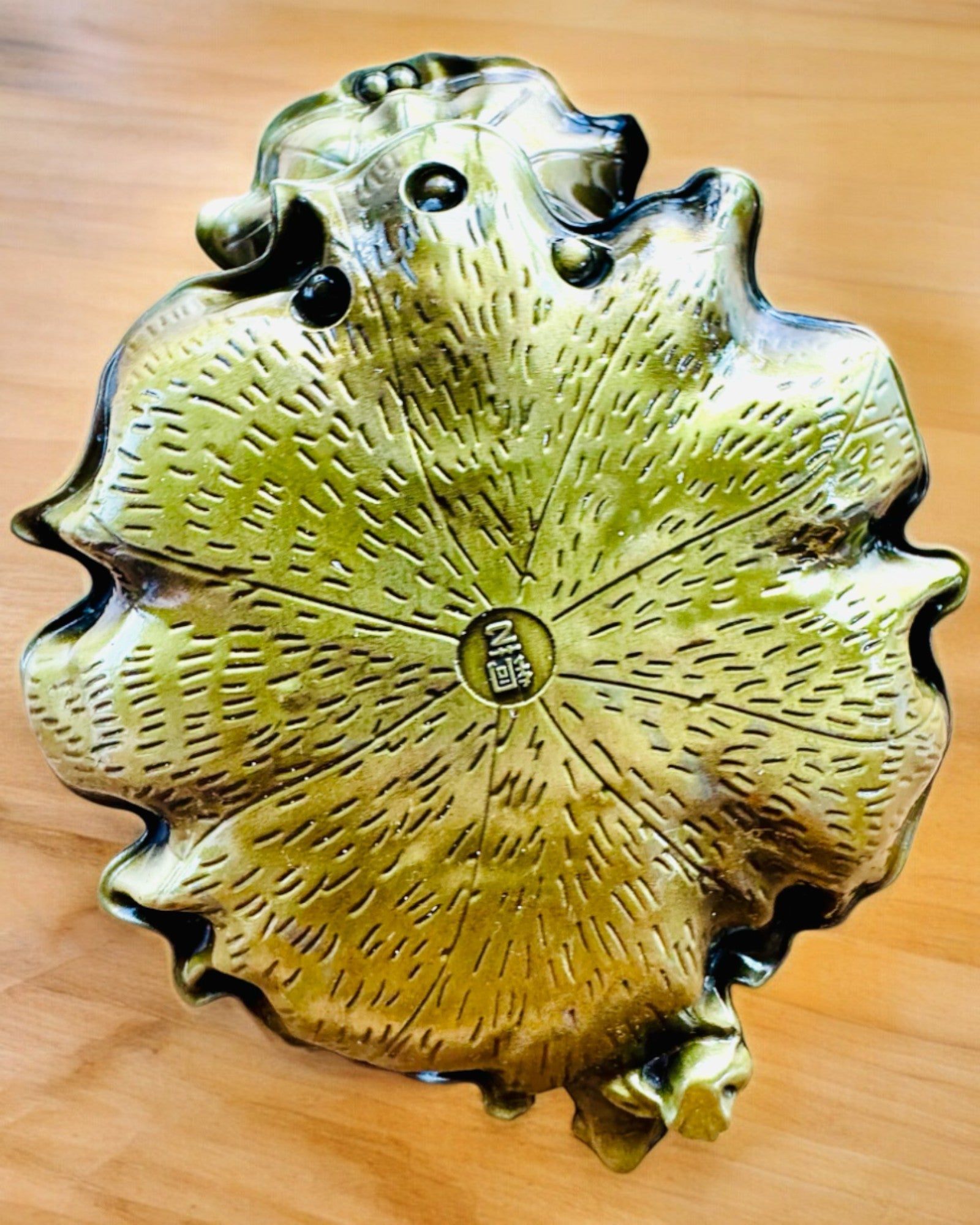 Elegancki Metalowy Uchwyt Na Kadzidło Liść Lotosu - 4 warianty do wyboru, możliwość personalizacji grawerem na prezent