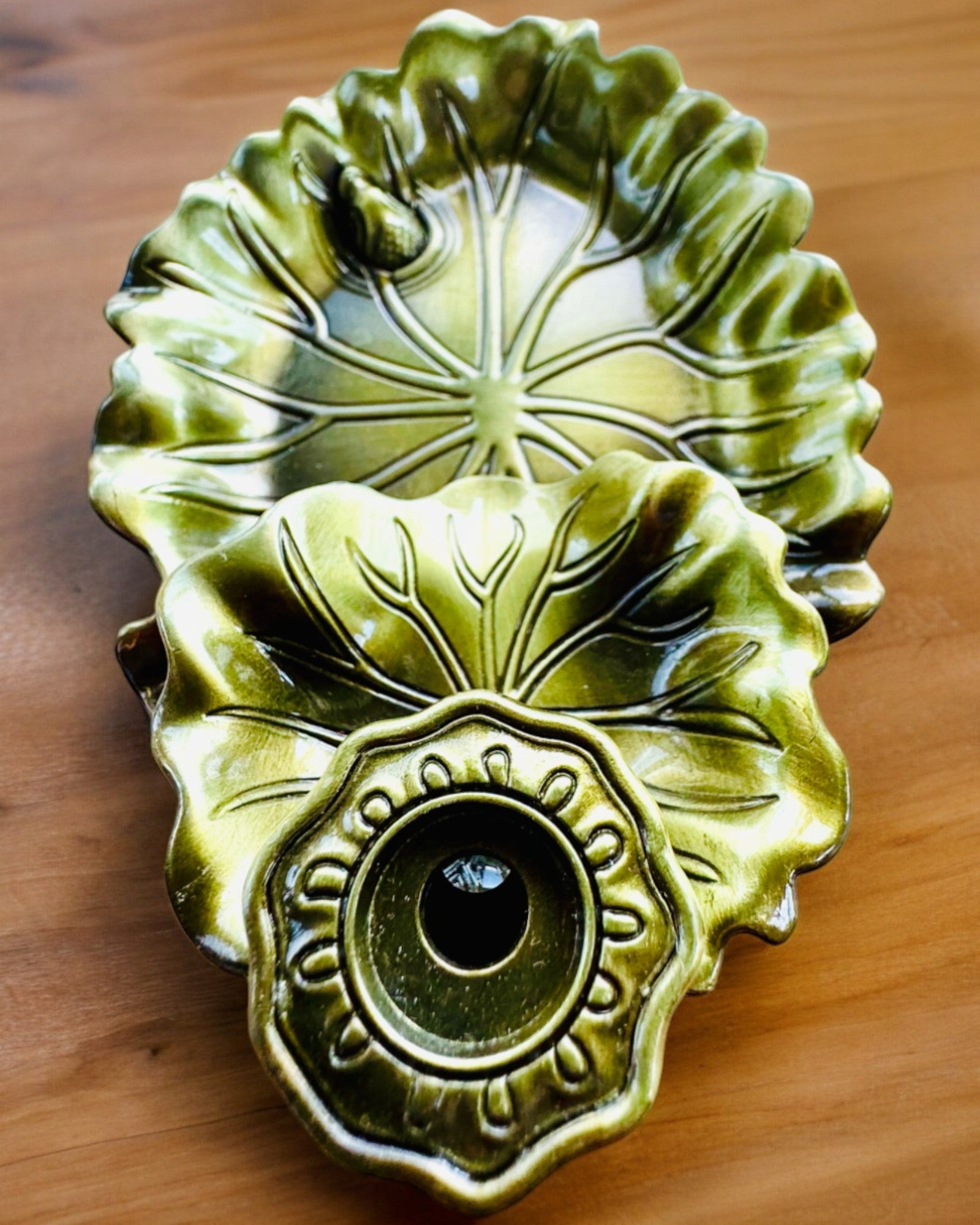 Elegancki Metalowy Uchwyt Na Kadzidło Liść Lotosu - 4 warianty do wyboru, możliwość personalizacji grawerem na prezent