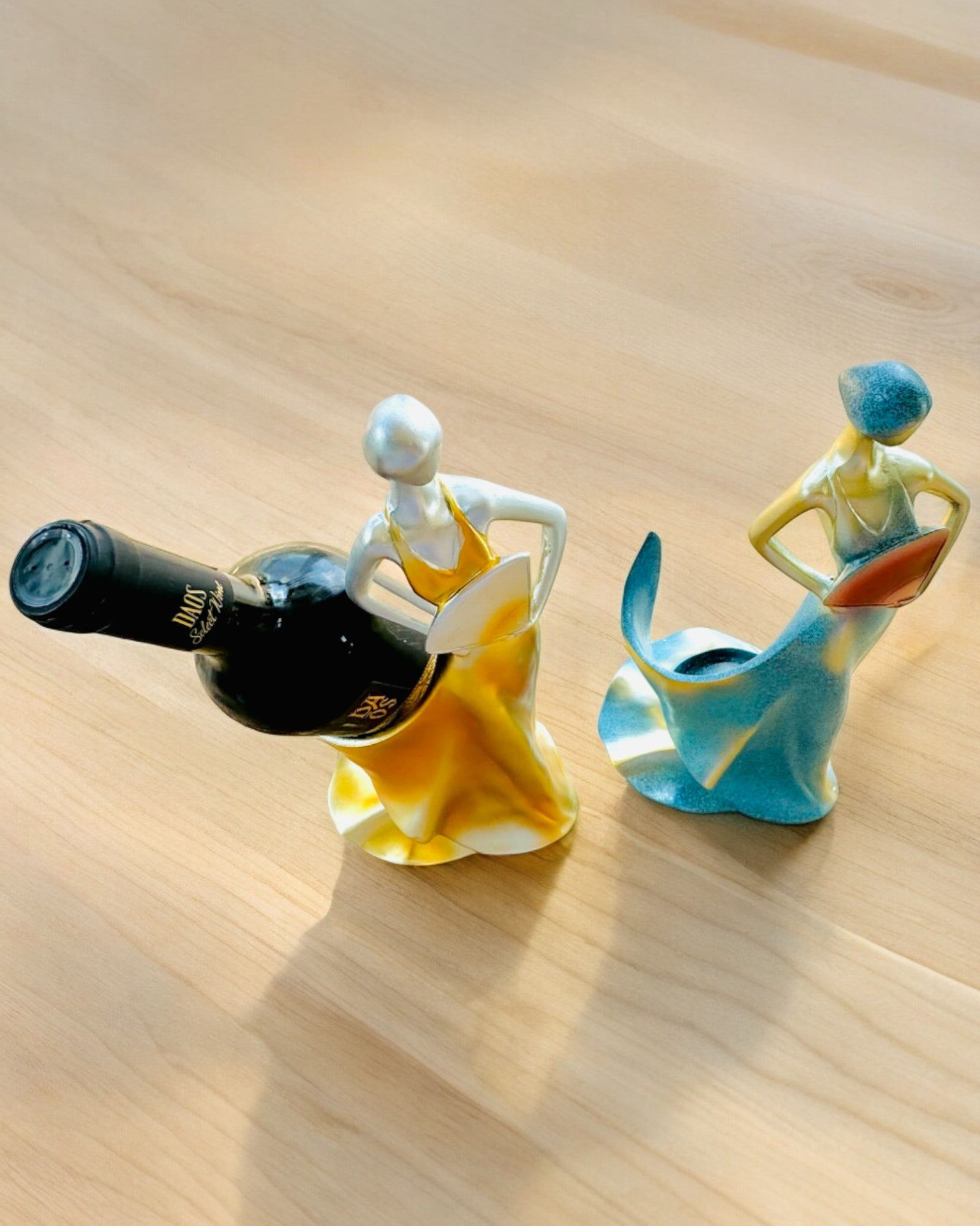 Elegáns Palacktartó - Hölgy Szobor - személyre szabható gravírozással, 2 választható változat