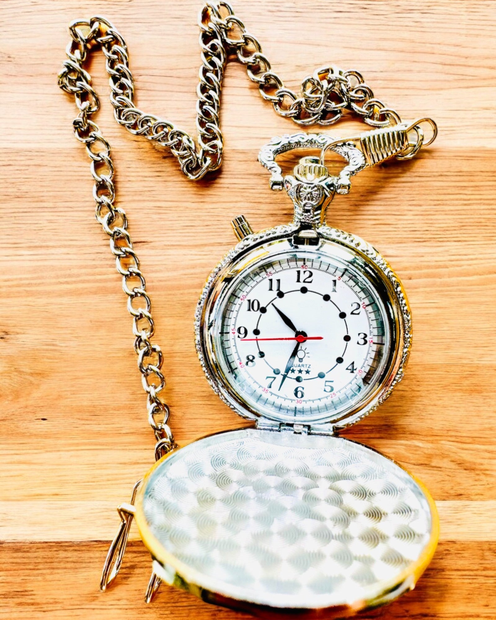 Zsebóra "Motorkerékpár Elegáns 2" – Gravírozás ajándékba, 3 színváltozat