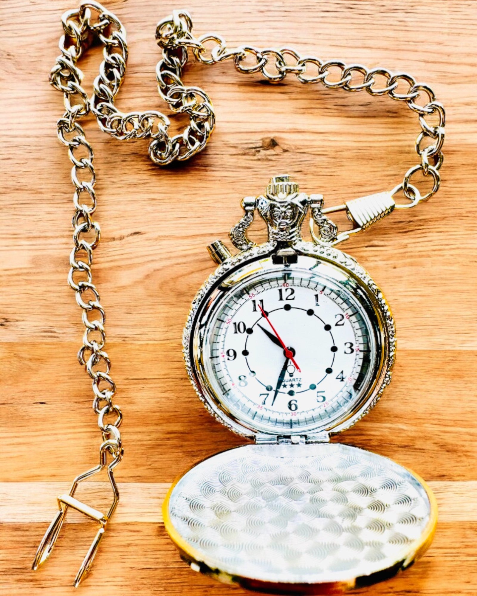 Zsebóra "Motorkerékpár Elegáns 2" – Gravírozás ajándékba, 3 színváltozat