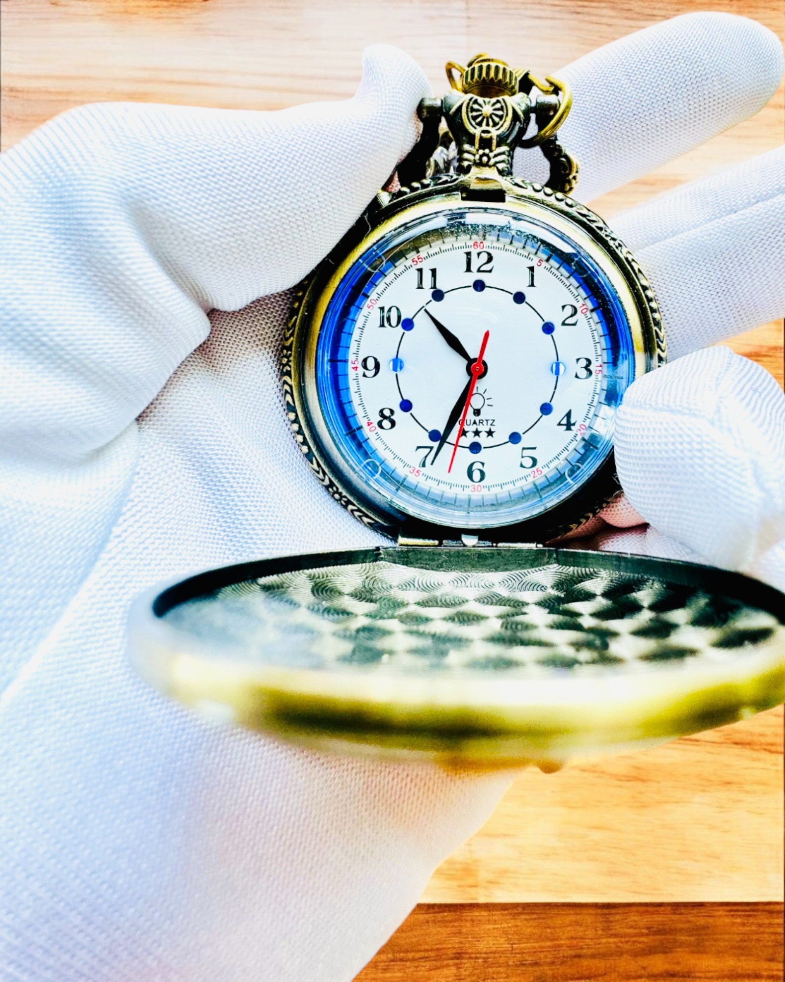 Zsebóra "Motorkerékpár Elegáns 2" – Gravírozás ajándékba, 3 színváltozat