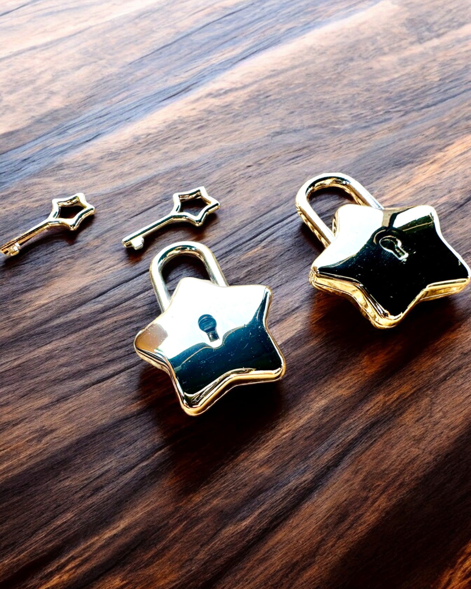 2 Csillagos mini lakat gravírozással – Védje meg álmait, személyre szabott ajándék, 2 választható színváltozat