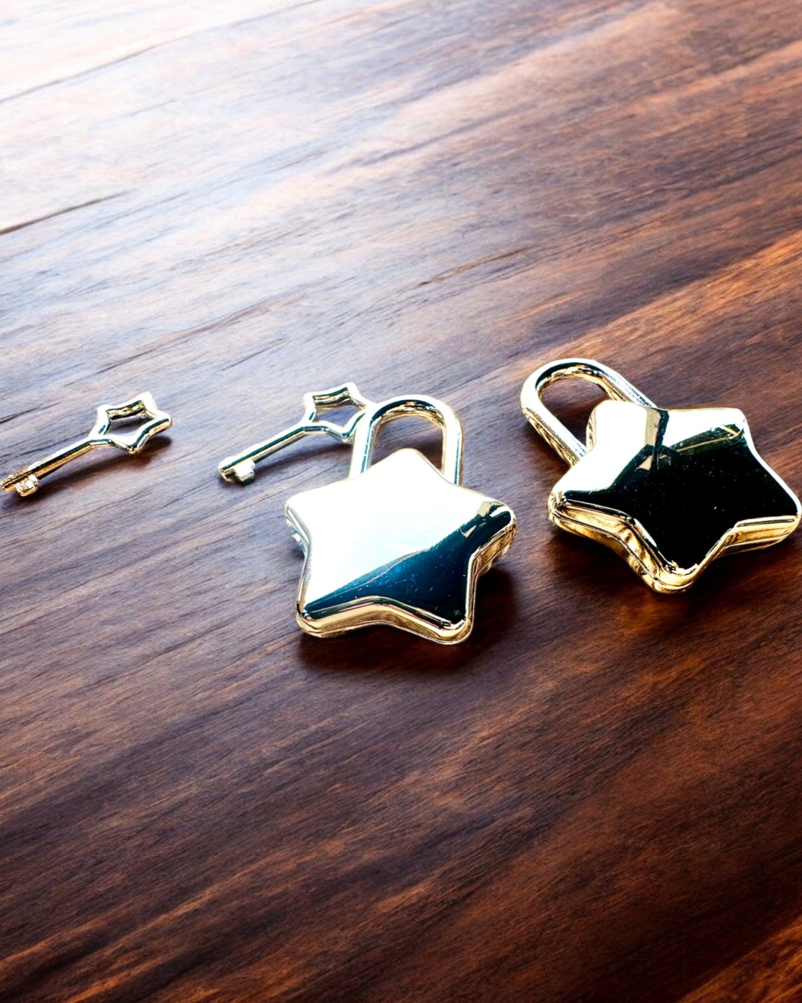 2 Csillagos mini lakat gravírozással – Védje meg álmait, személyre szabott ajándék, 2 választható színváltozat