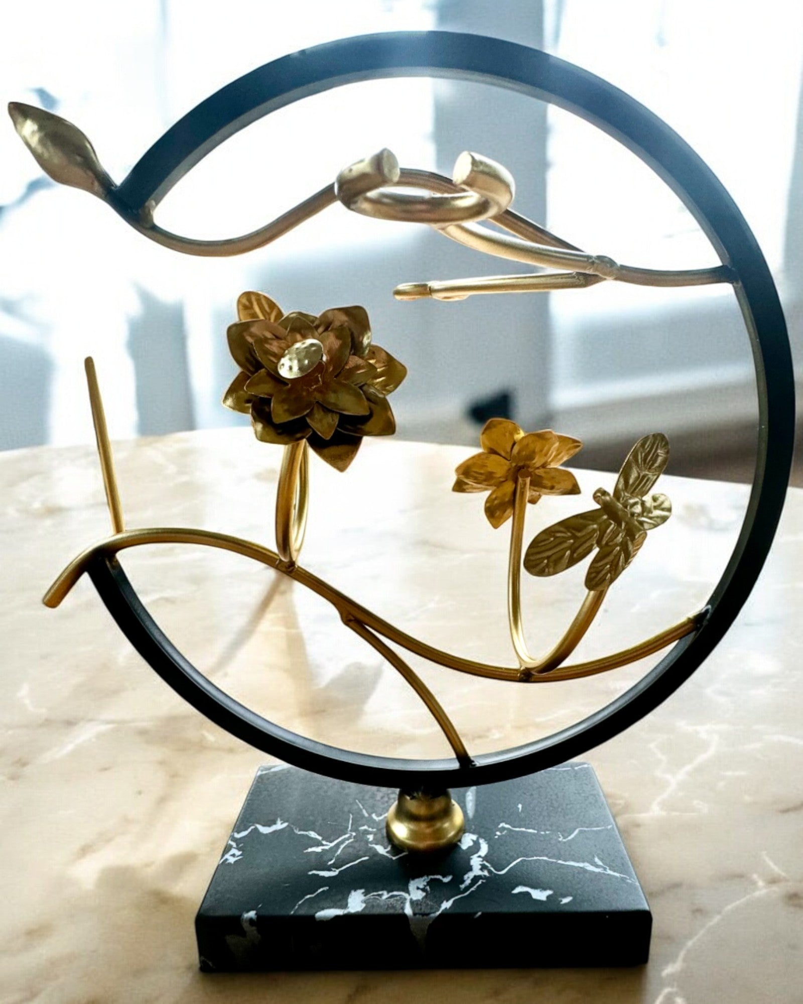 "Elegáns Rovar" állvány - borosüveghez és poharakhoz, magasság 33 cm, személyre szabható gravírozással ajándékba